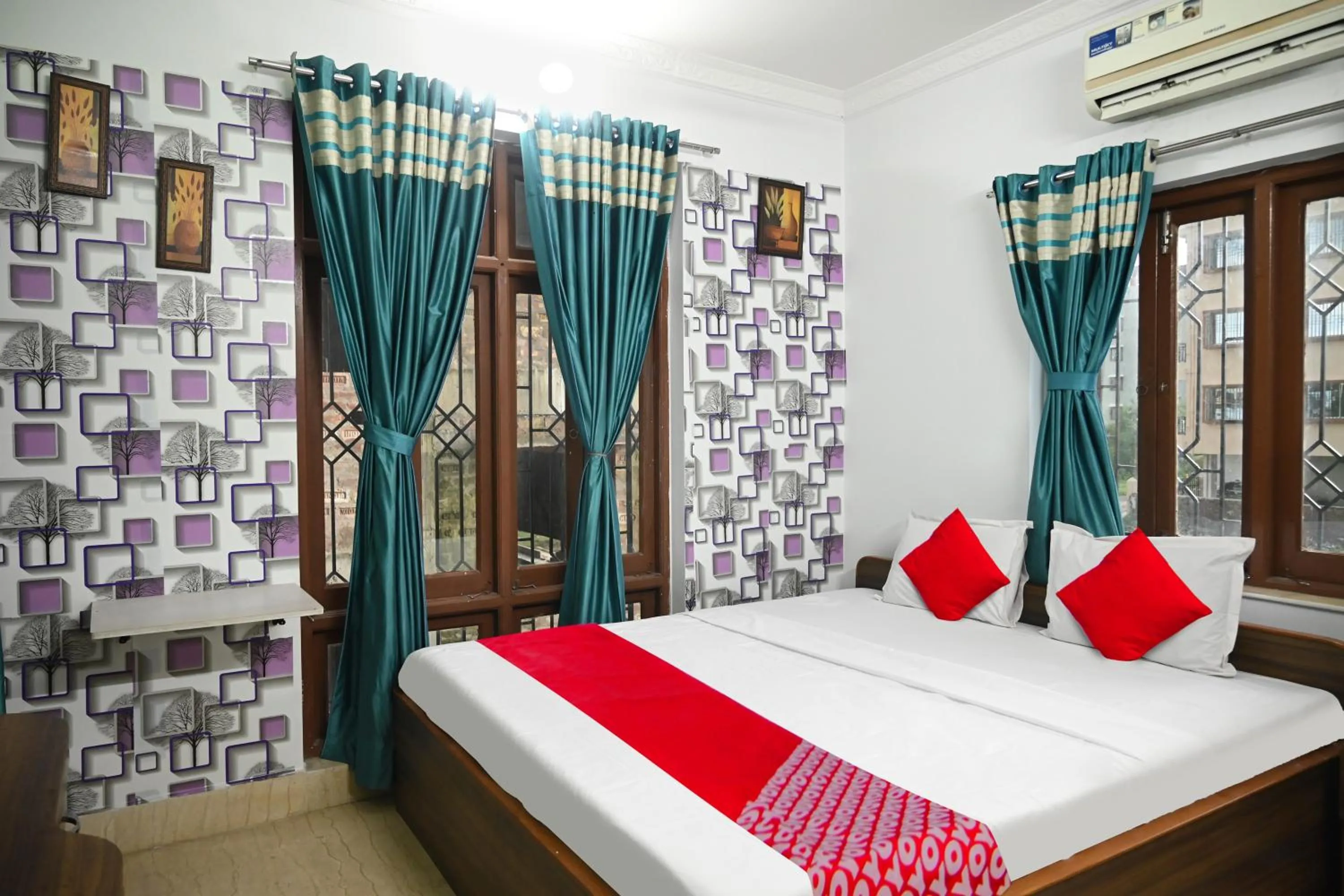 Bedroom, Bed in Hotel O Shraddha Residency 2