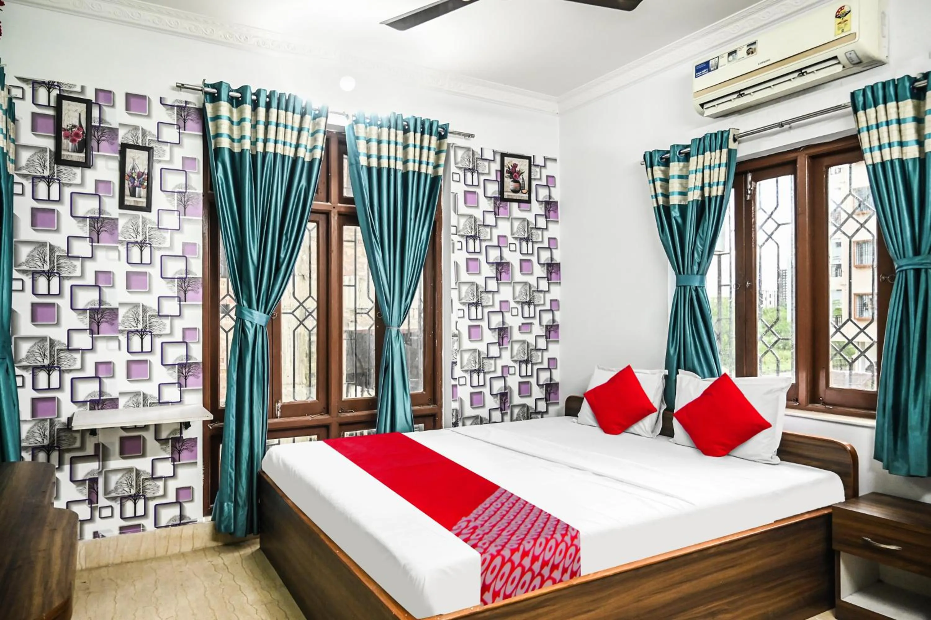Bedroom, Bed in Hotel O Shraddha Residency 2
