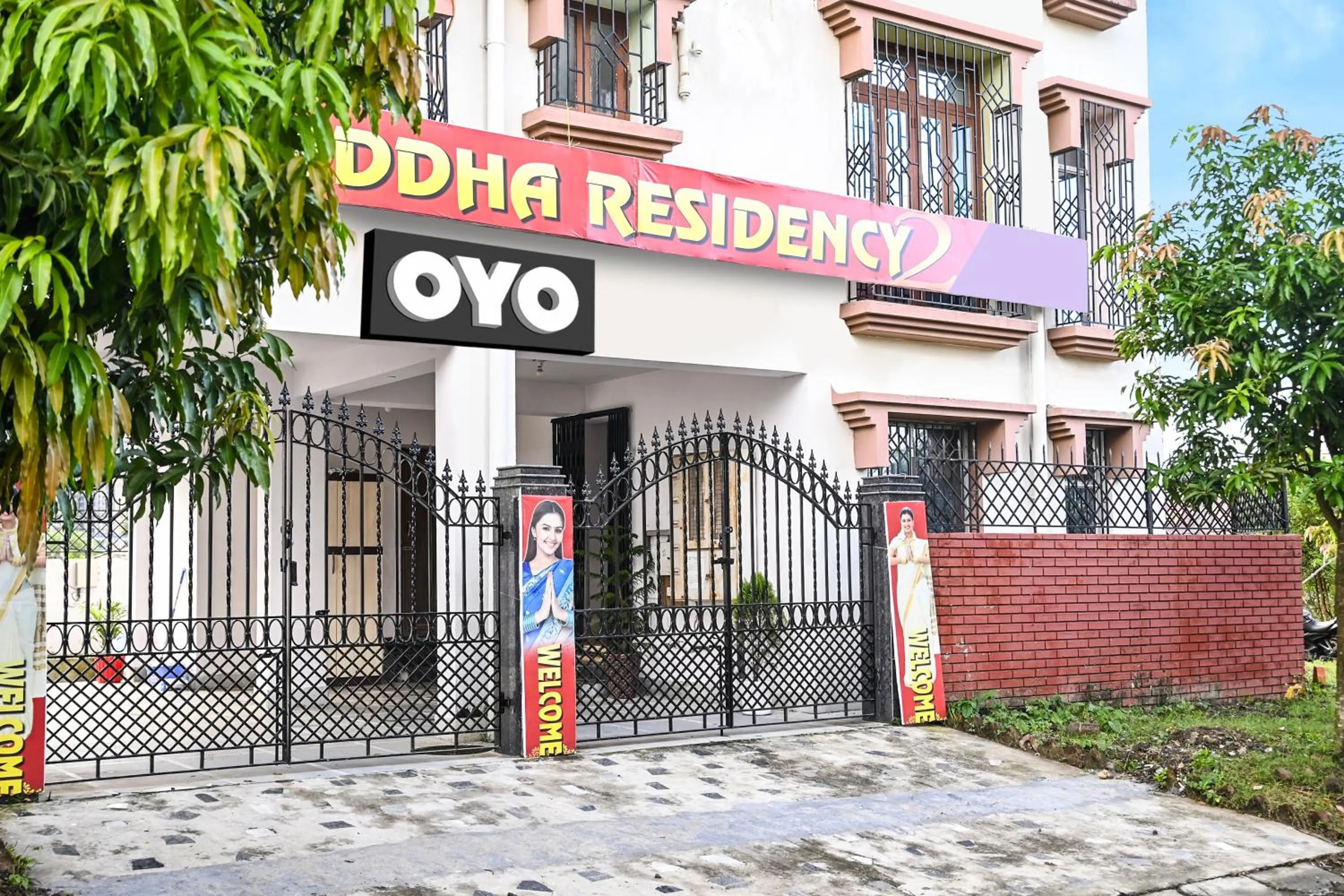 Facade/entrance in Hotel O Shraddha Residency 2