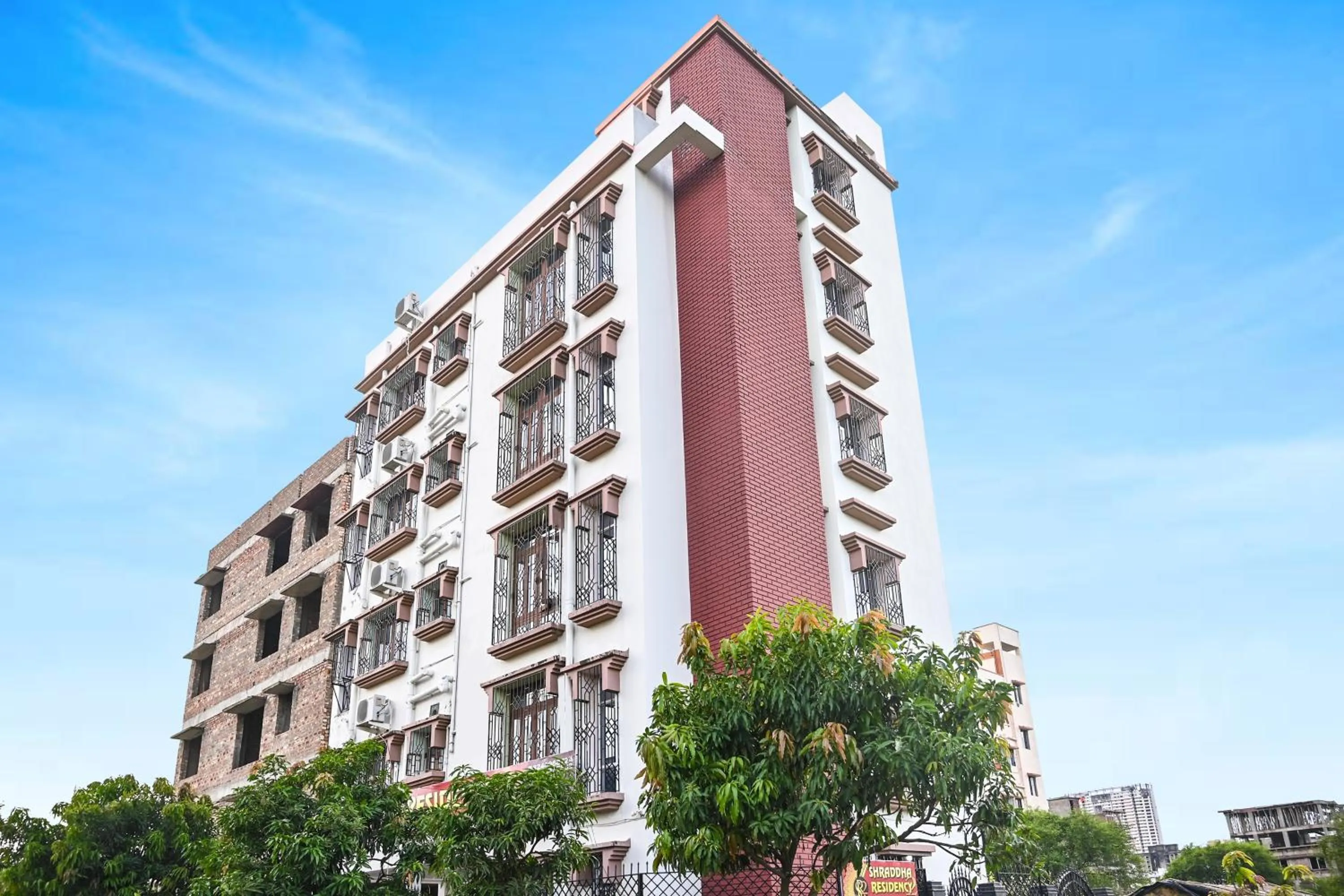 Facade/entrance in Hotel O Shraddha Residency 2