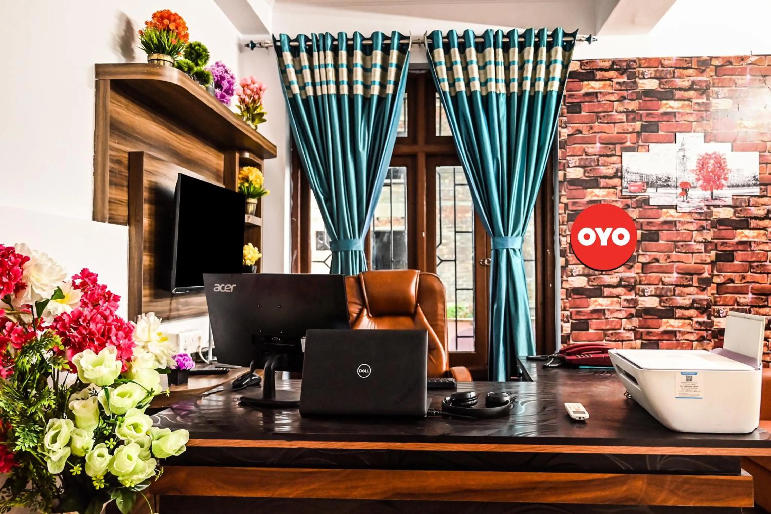 Lobby or reception in Hotel O Shraddha Residency 2