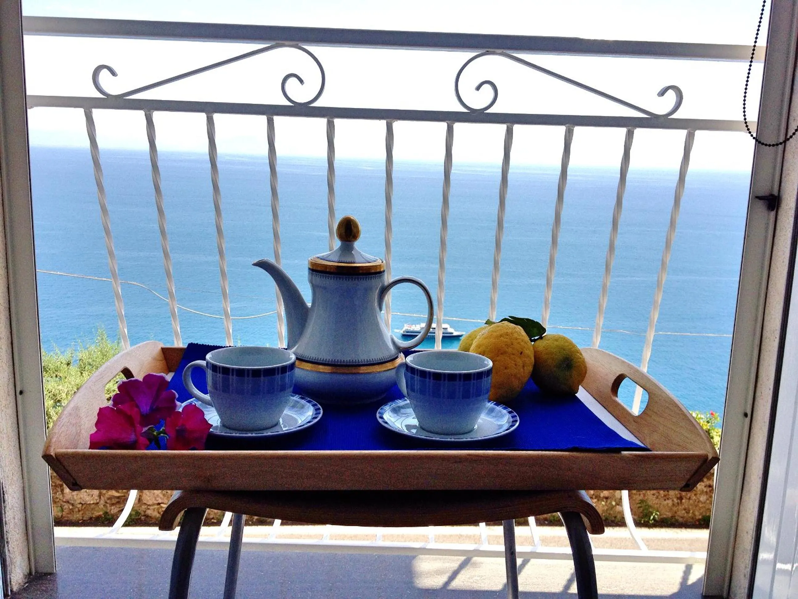 Coffee/tea facilities in Agriturismo Fuoco D'Amalfi Villa Iazzetta