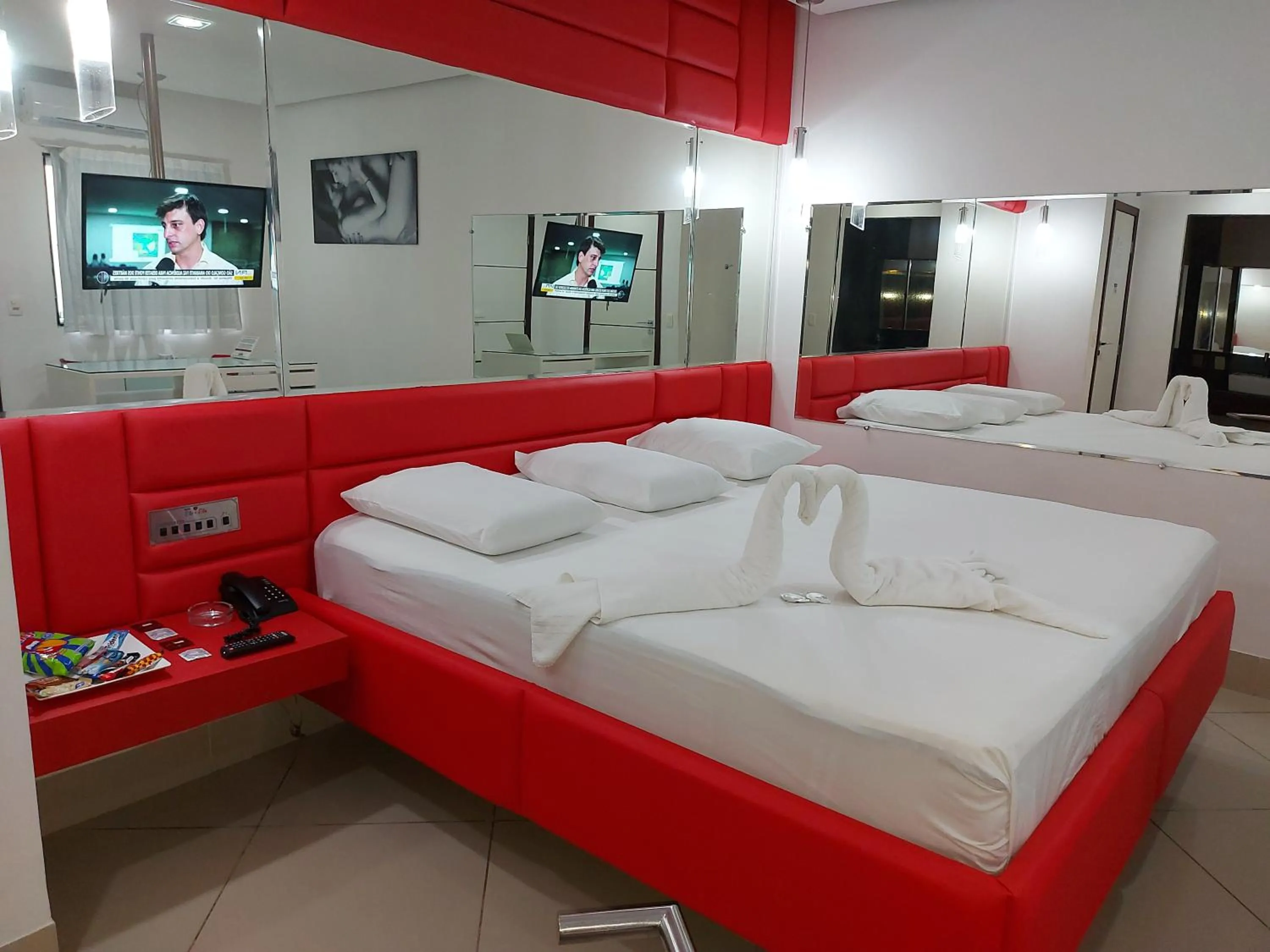 Ele e Ela Motel (Adult Only)