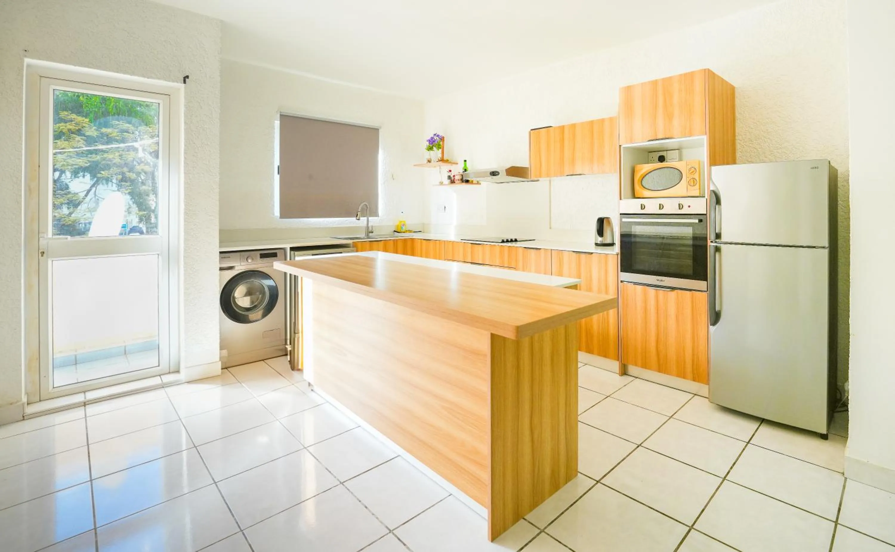 dishwasher in Your west coast getaway