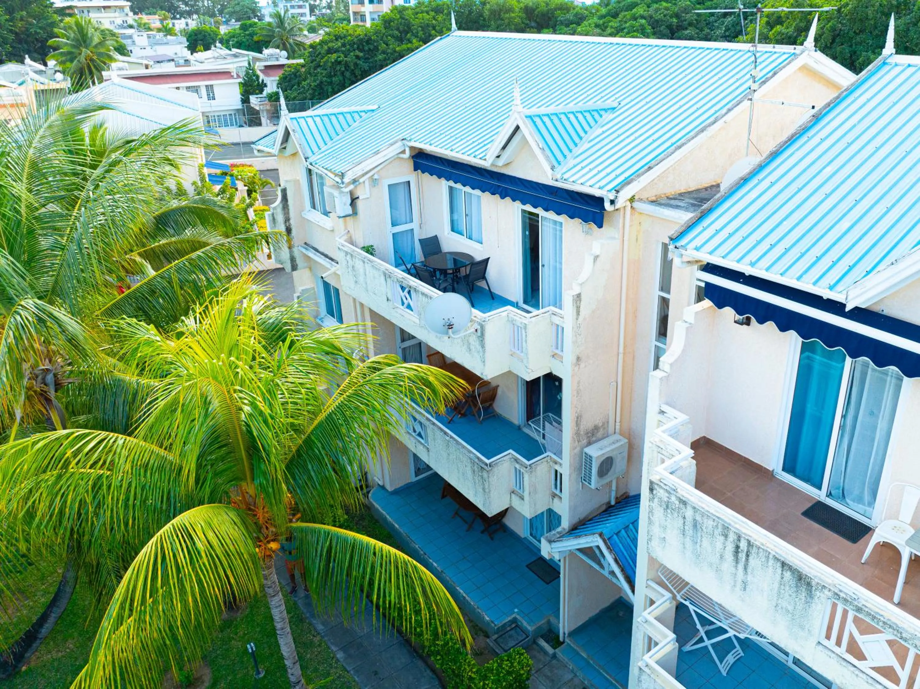 Property building in Your west coast getaway