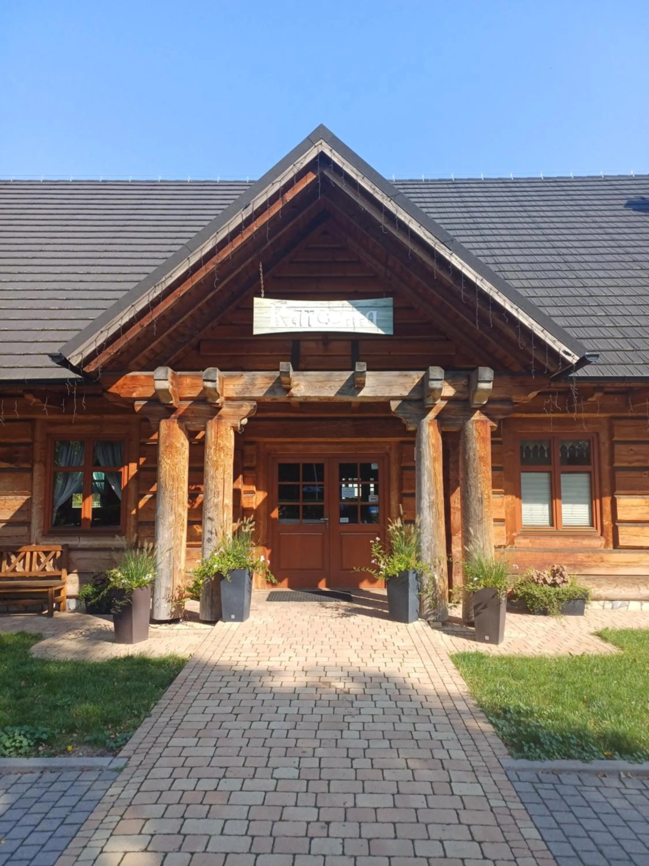 Property building in Hotel i Restauracja Borowianka