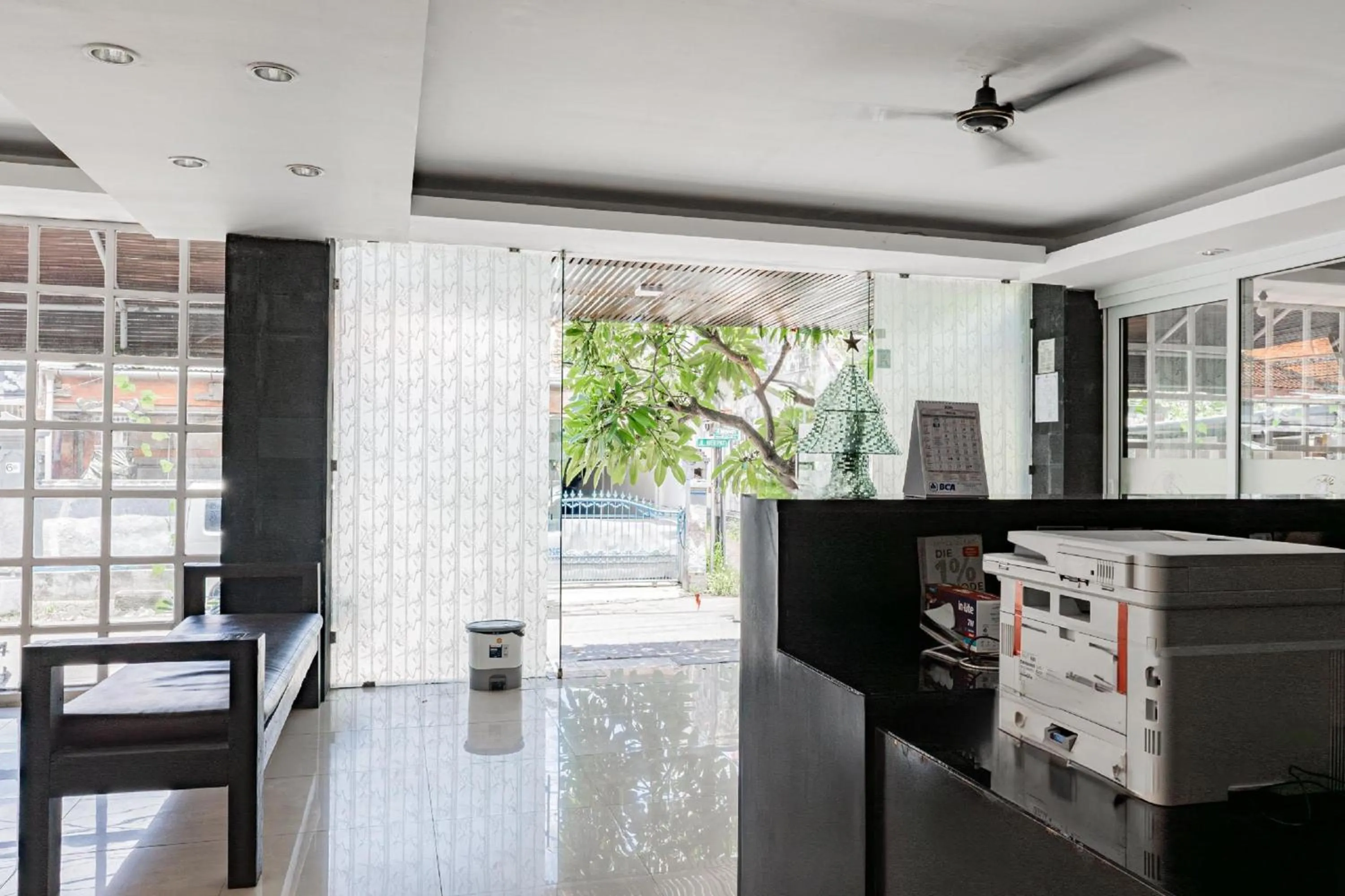 Lobby or reception in Collection O Kuta Near Airport Ngurah Rai