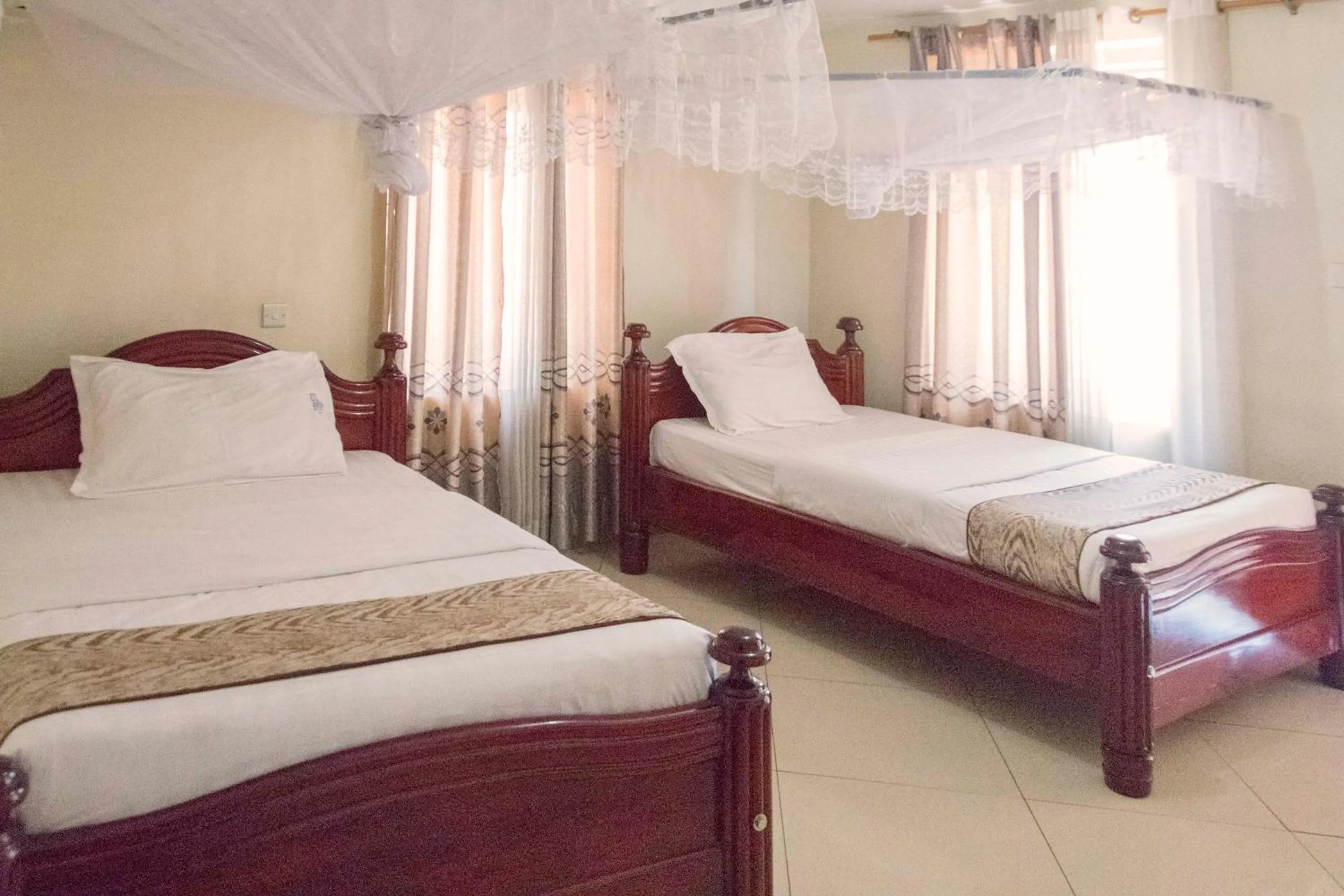 Bedroom, Bed in G-ONE HOTEL