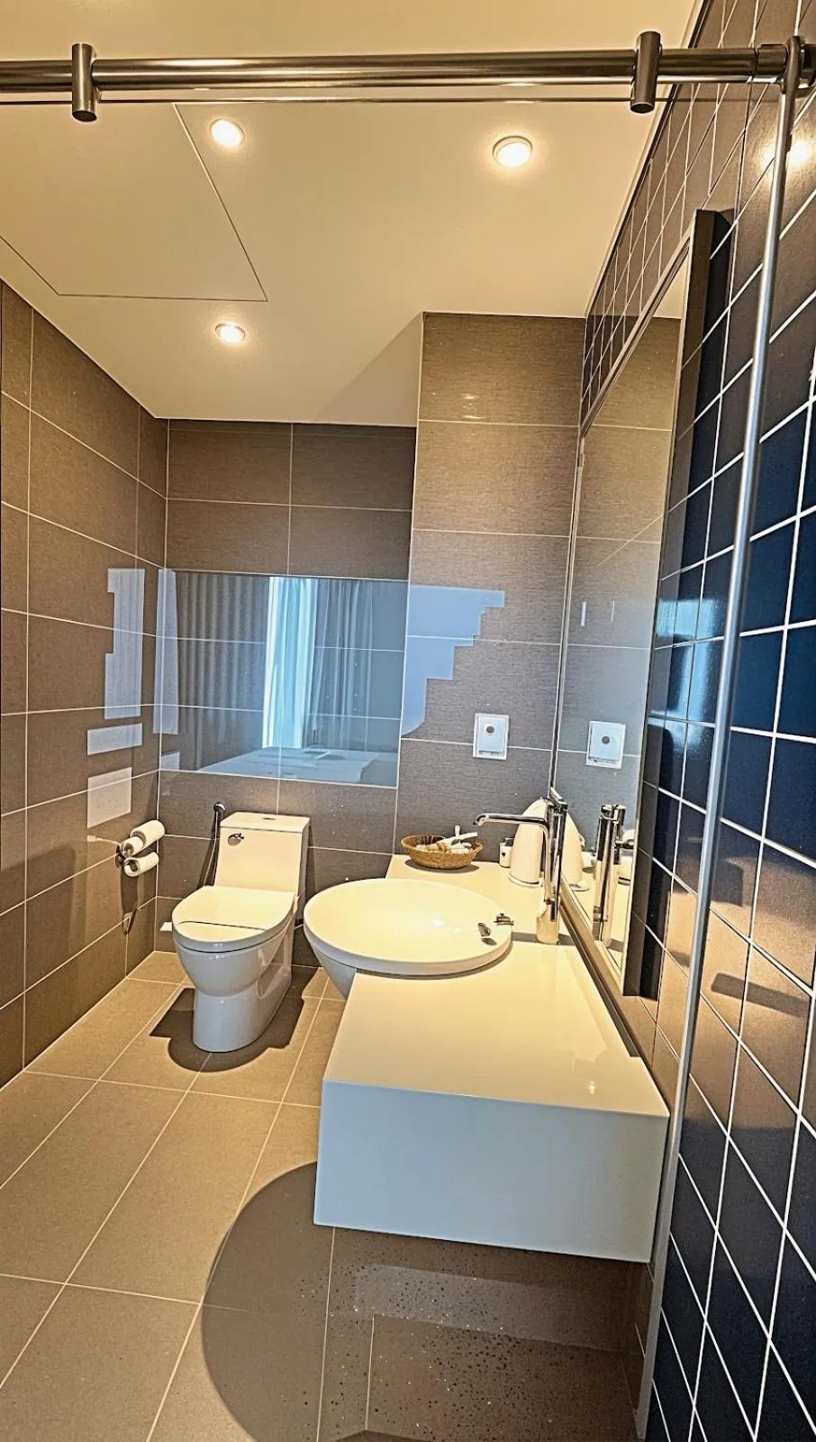 Shower in Apec Luxe Escape Sunset Resort