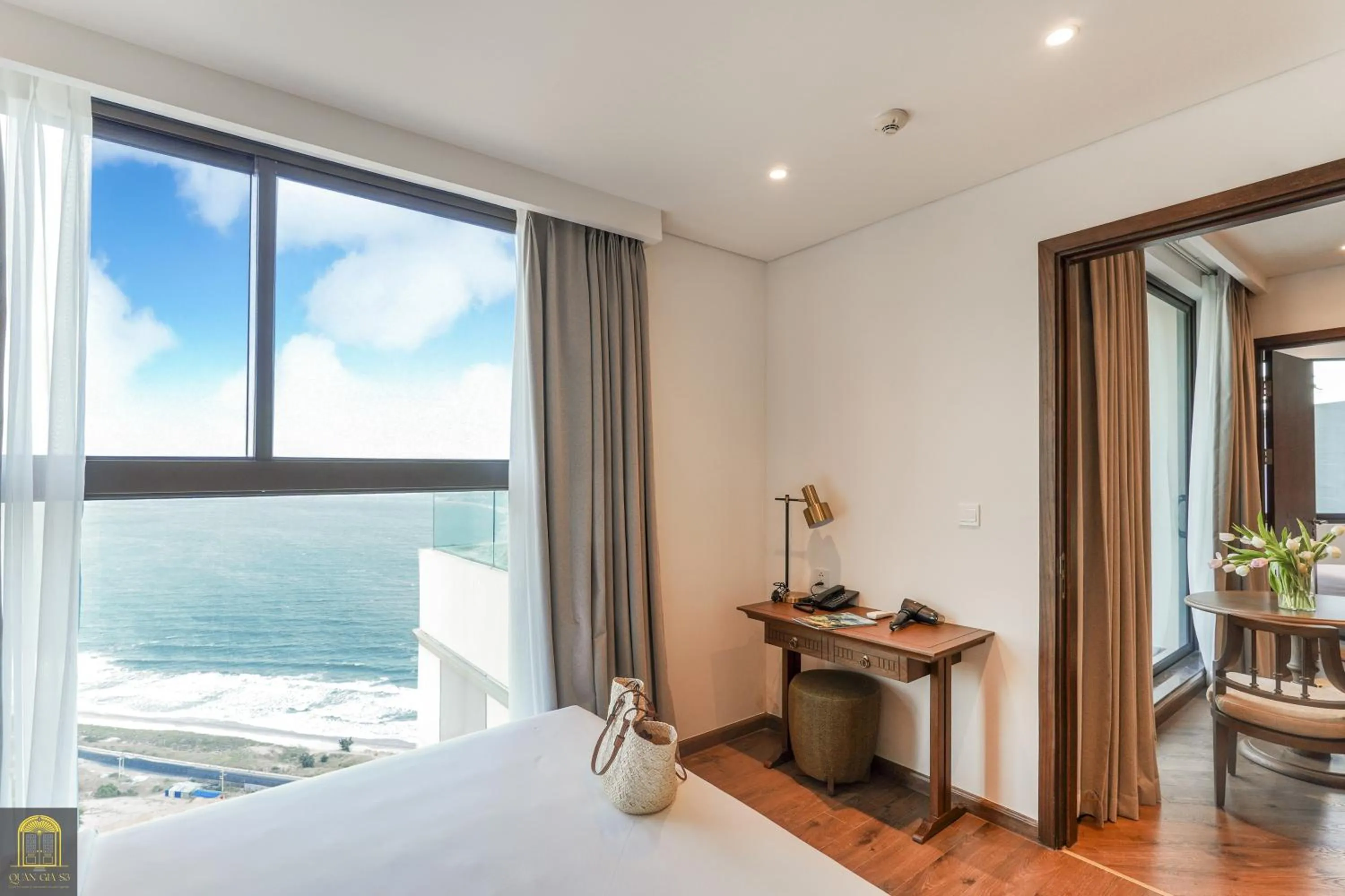 Bed in Apec Luxe Escape Sunset Resort