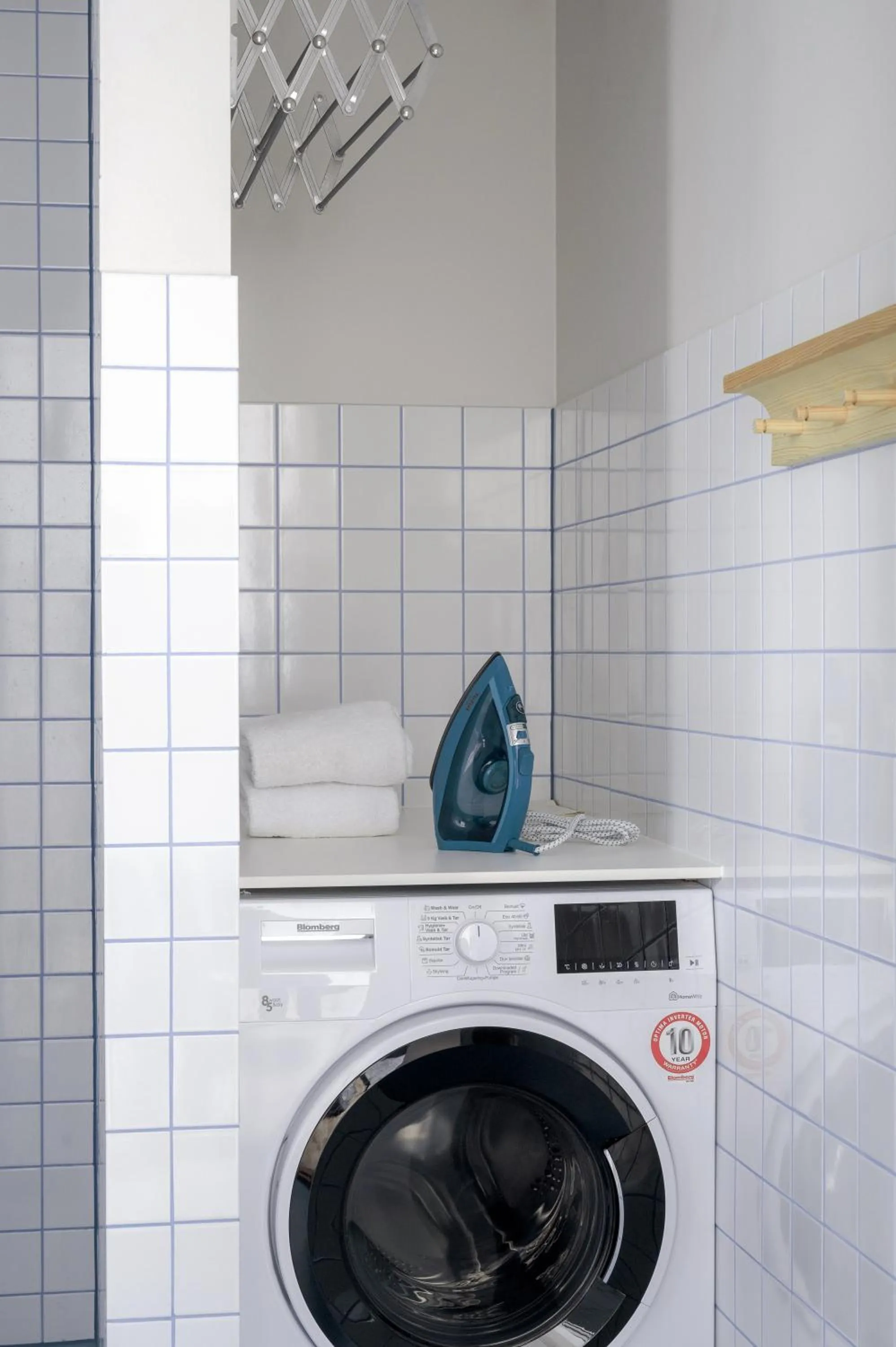 washing machine in Beach Trail apartments by Daniel&Jacob's