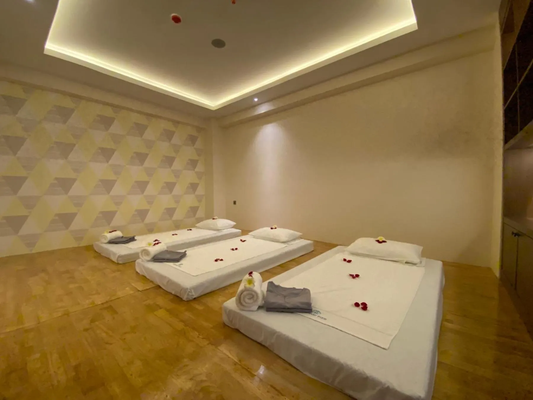 Spa and wellness centre/facilities, Bed in Holiday Pier Hotel