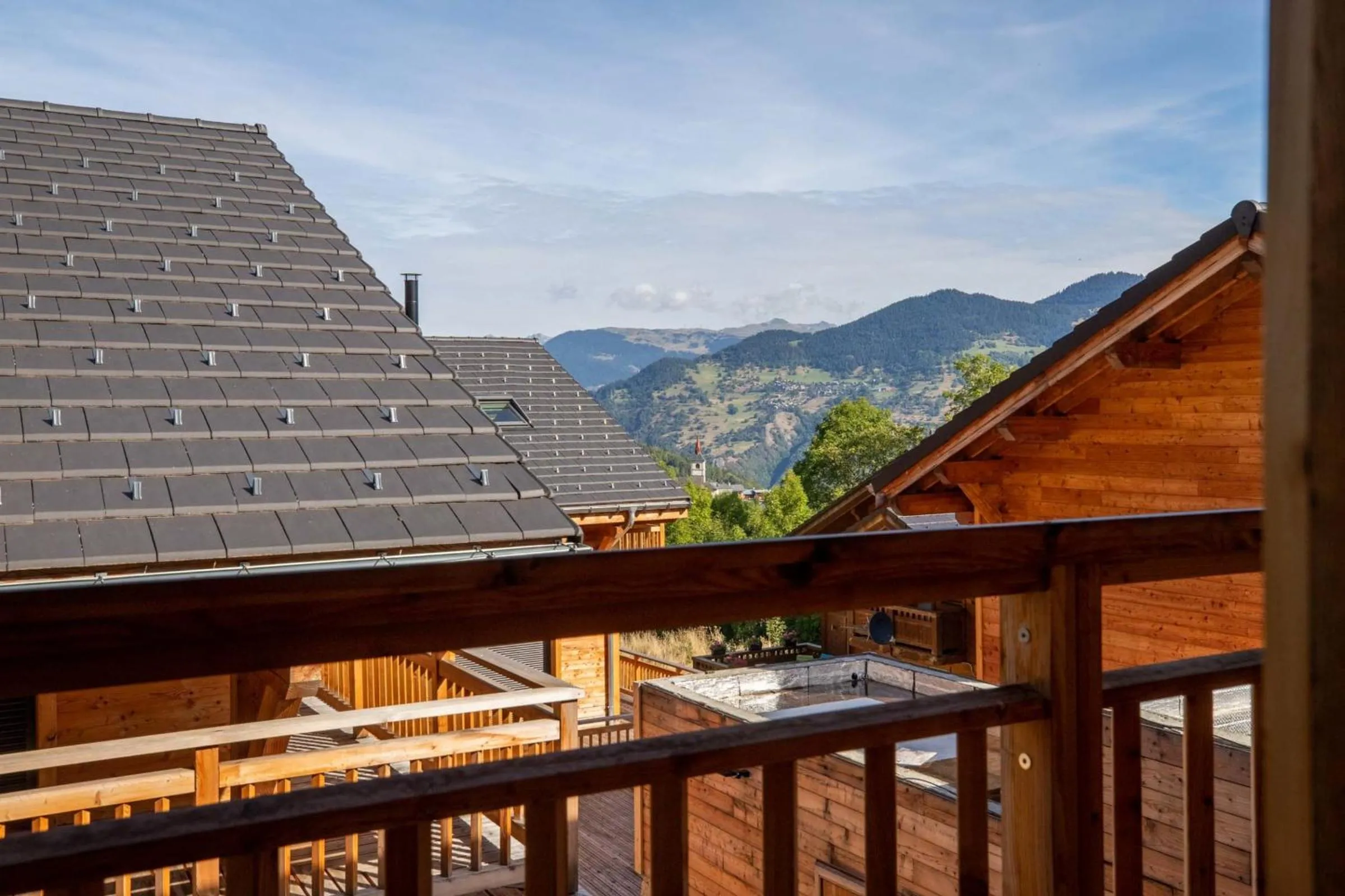 Chalet des Anges with outside hot tube !