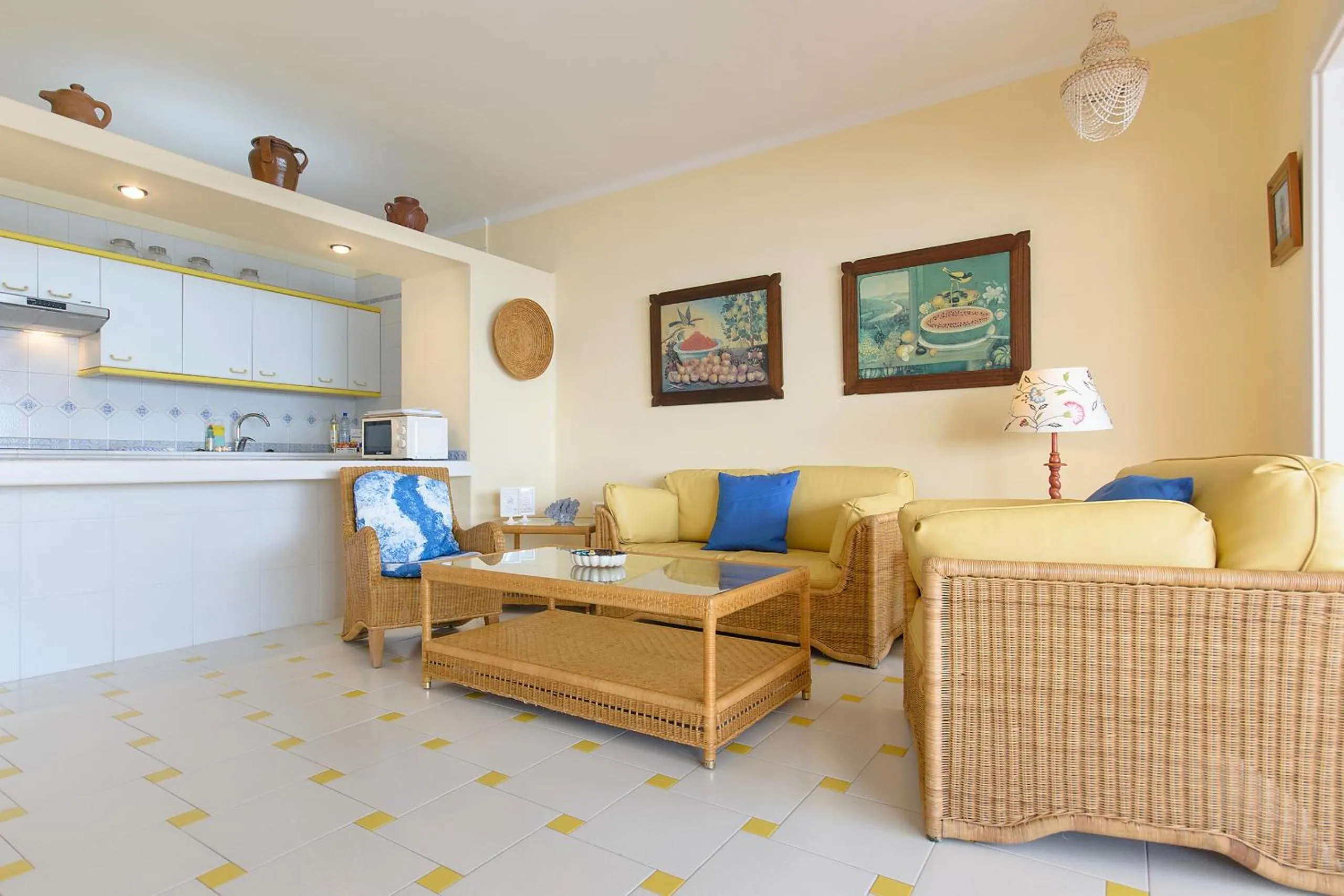 Communal lounge/ TV room in Casa Lola y Elena - Playa Blanca, Lanzarote