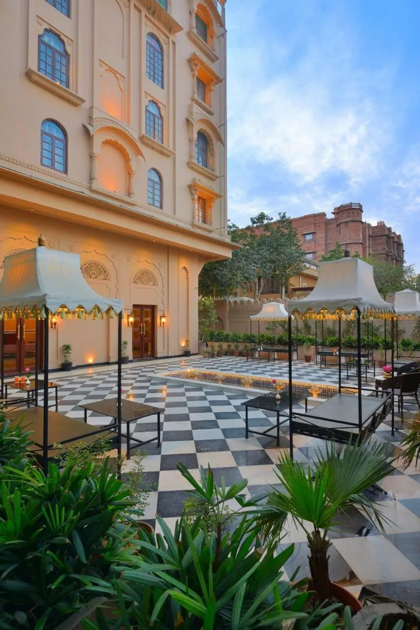Facade/entrance in Hotel Chandra Raj Mahal