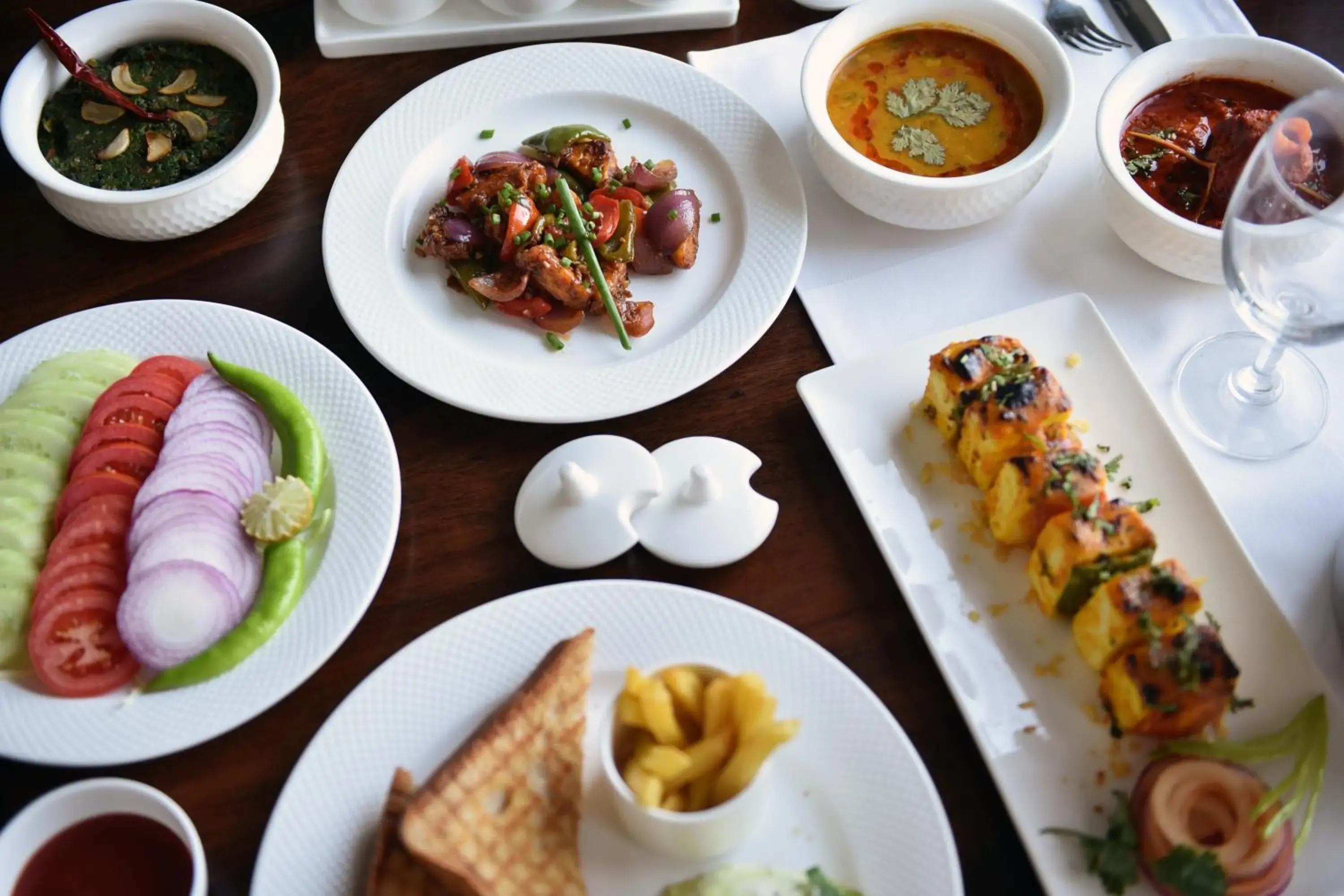 Food and drinks in Hotel Chandra Raj Mahal Food and drinks in Hotel Chandra Raj Mahal