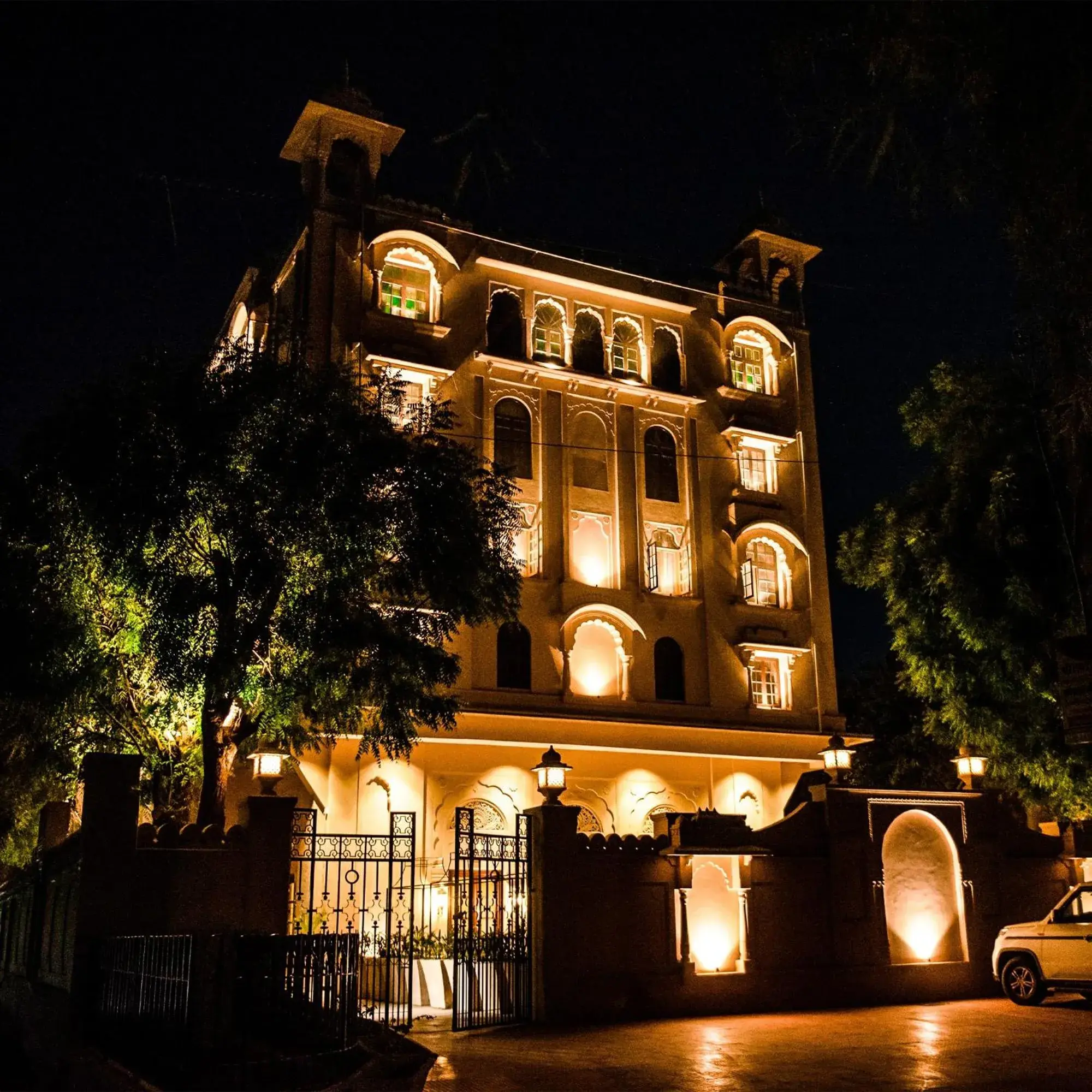 Property building in Hotel Chandra Raj Mahal Property building in Hotel Chandra Raj Mahal