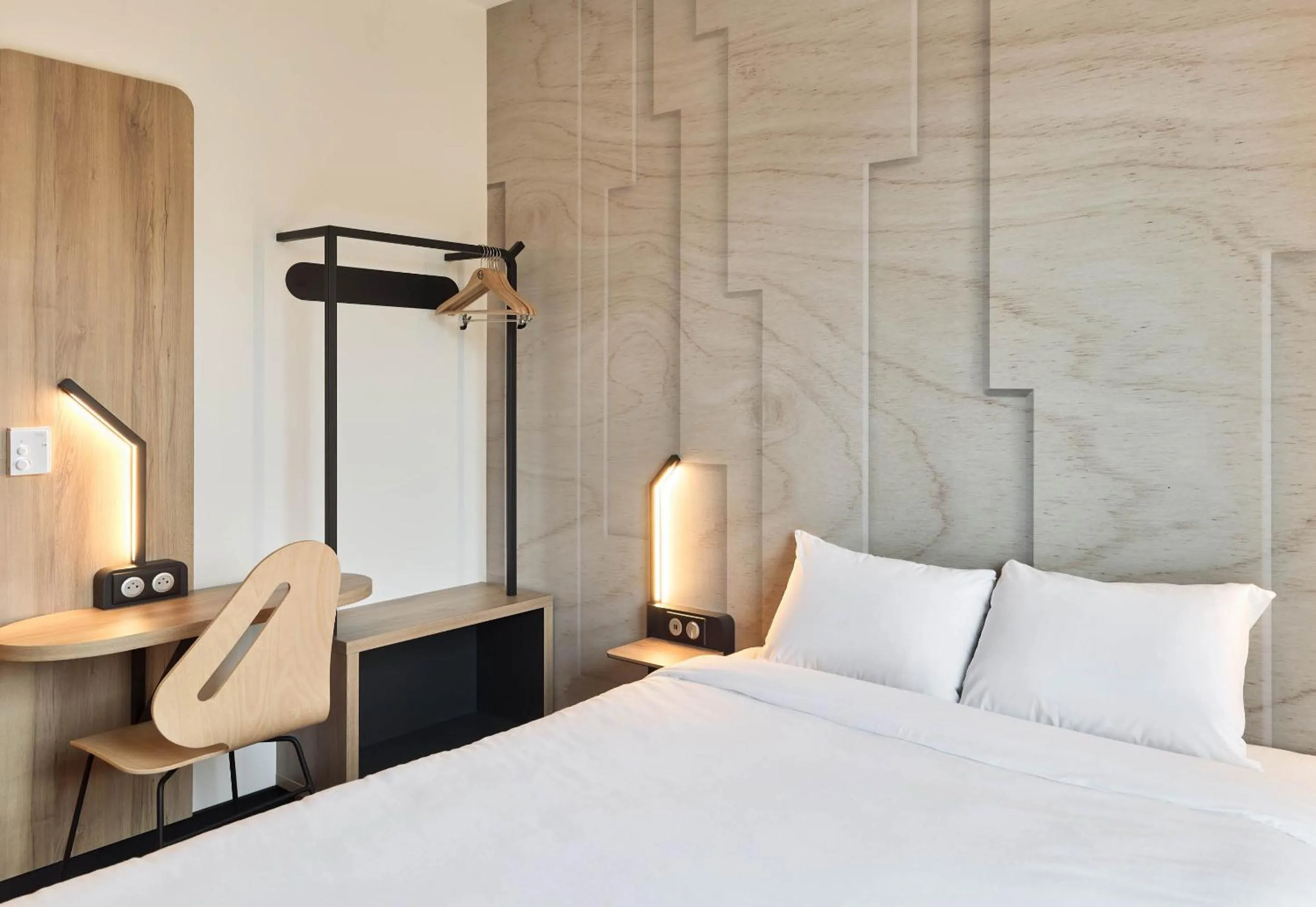 Photo of the whole room, Bed in B&B HOTEL Versailles Rocquencourt