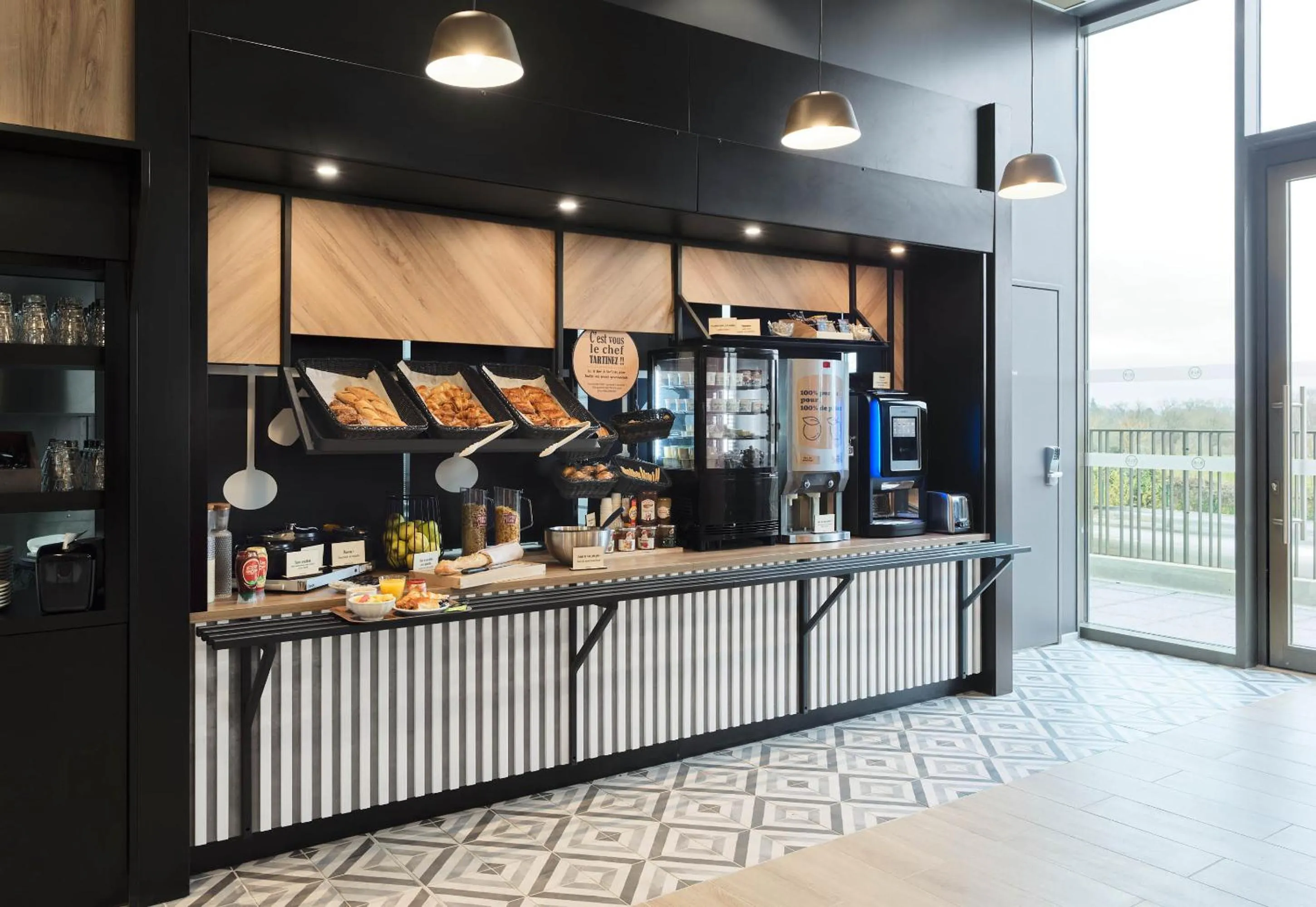 Buffet breakfast in B&B HOTEL Versailles Rocquencourt