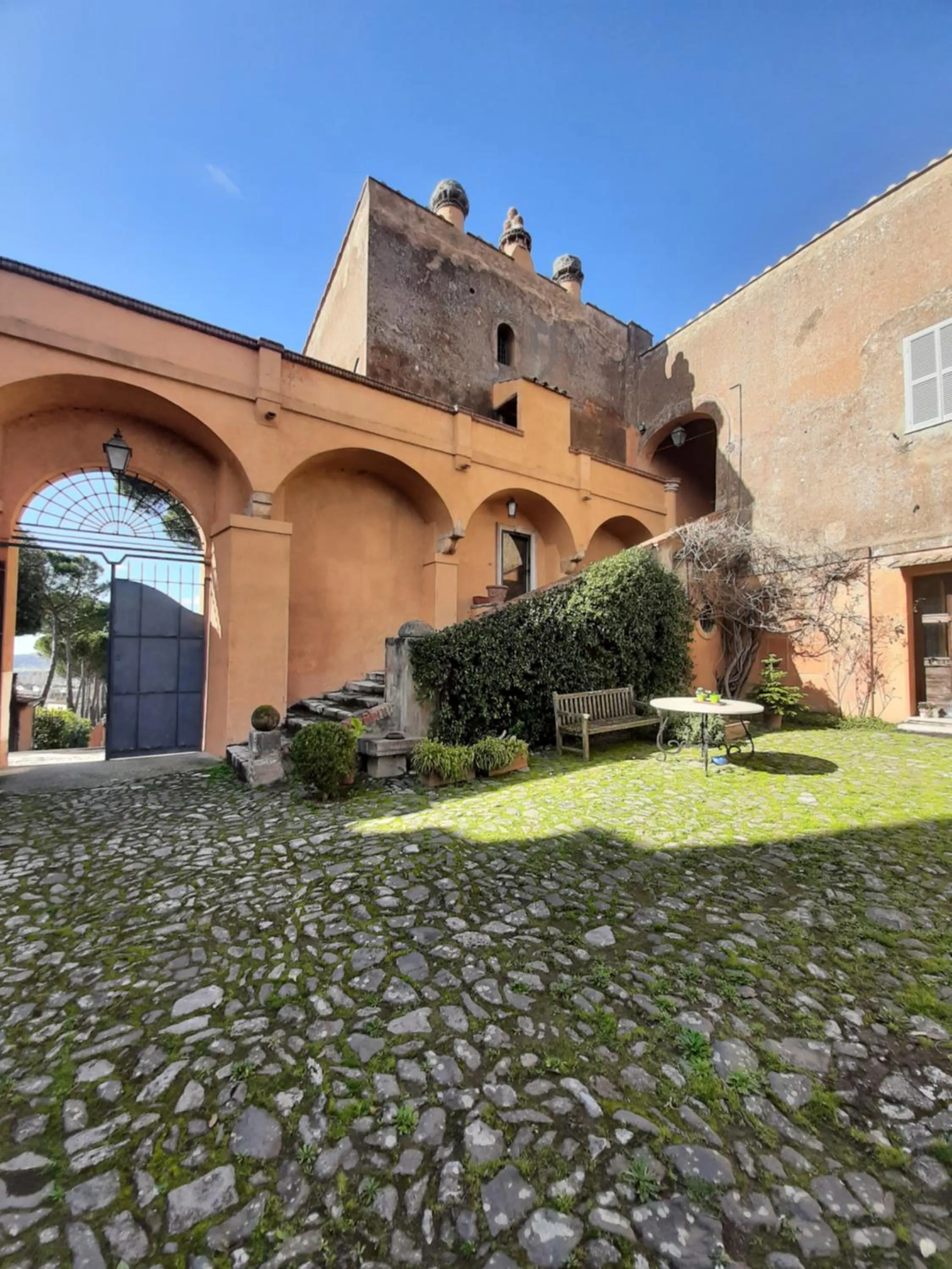 Property building in Castello del Duca