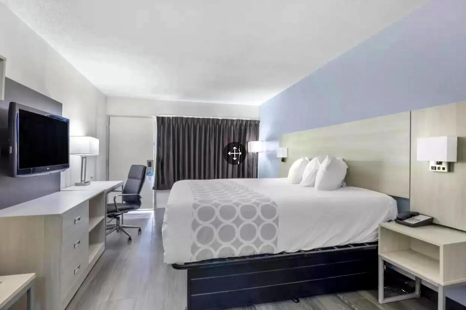 Bed in Suburban Studios Cookeville