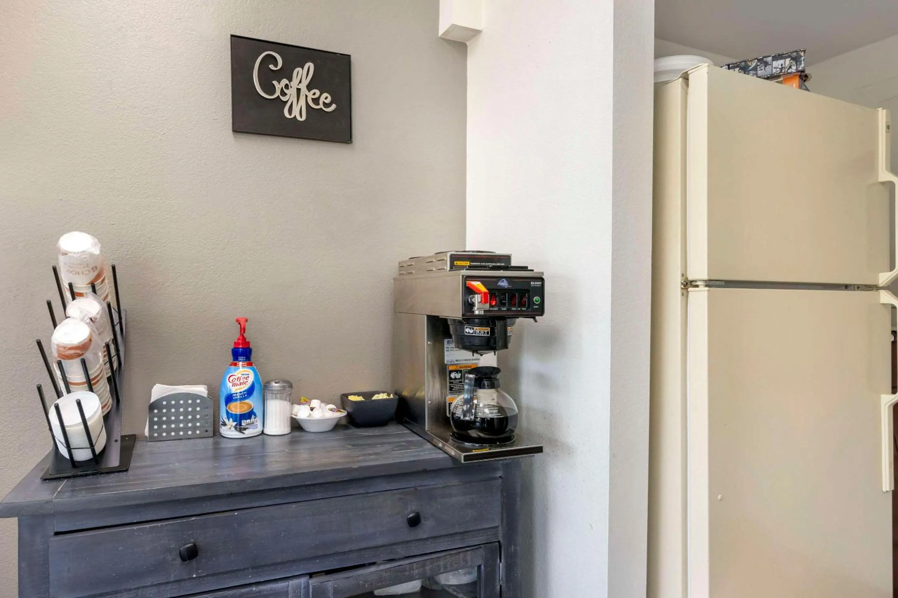 Breakfast in Suburban Studios Cookeville