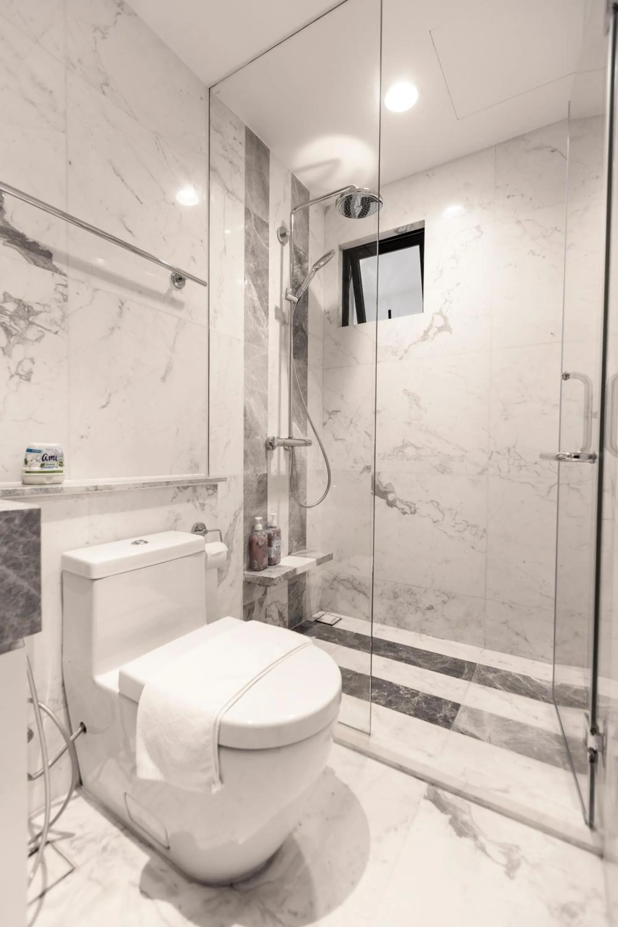 Toilet in D1 Mension - Zenity Luxury Apartment - Saigon Centre