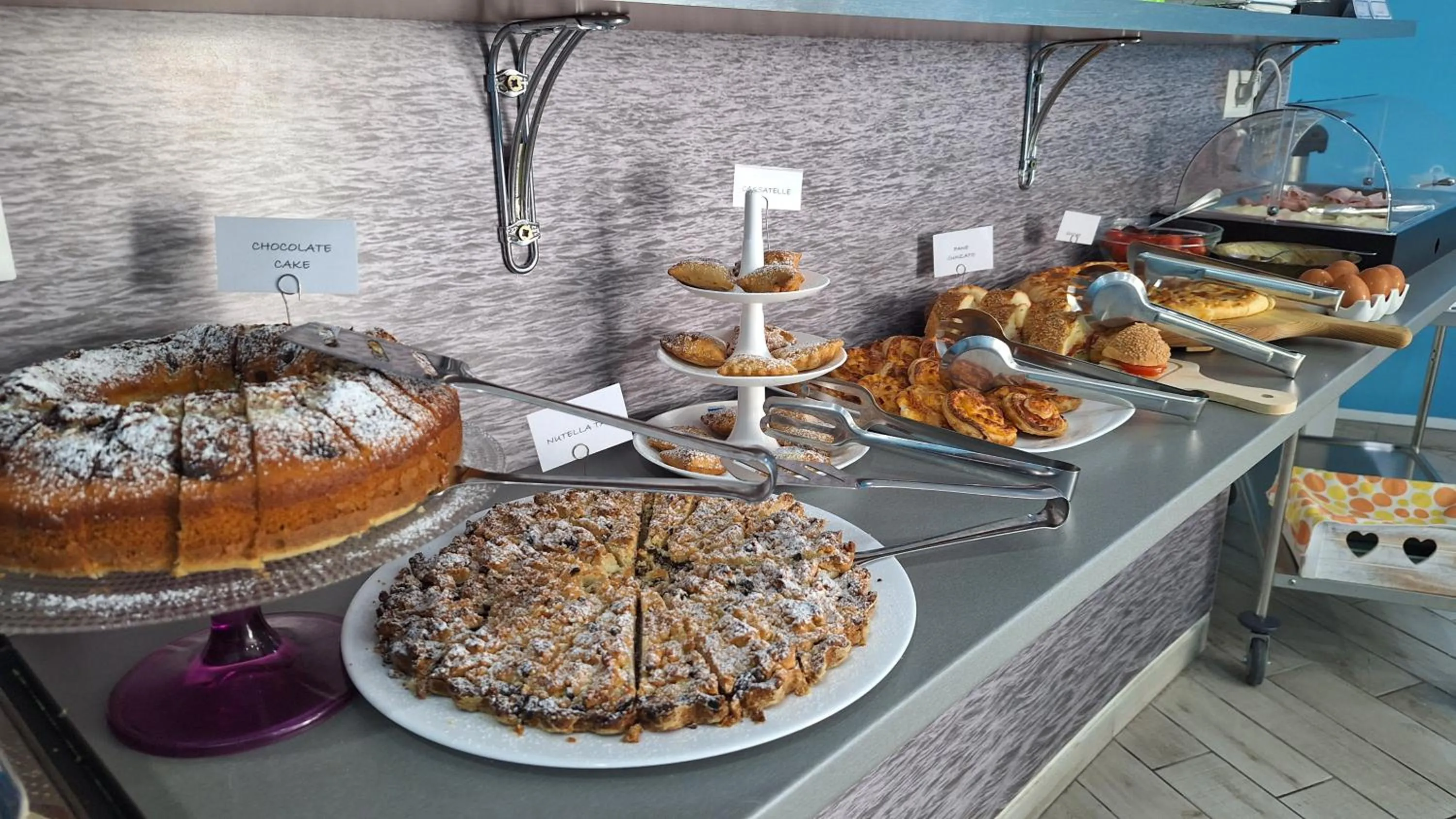 Buffet breakfast in B&B A Mare