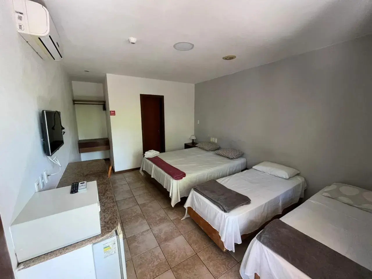 Comfort Quadruple Room in Pousada Maristella Comfort Quadruple Room in Pousada Maristella