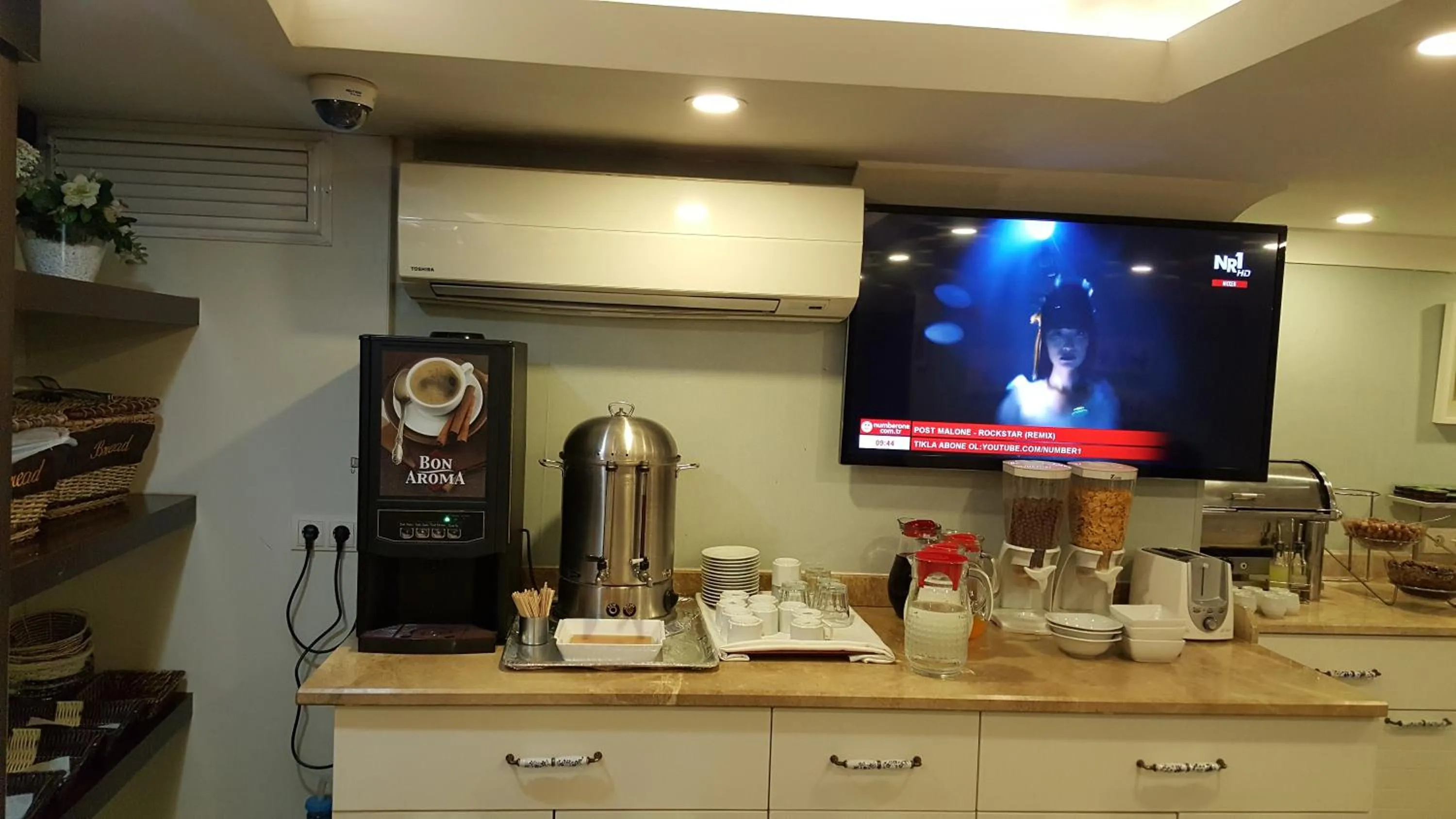 Drinks in Just Inn Hotel