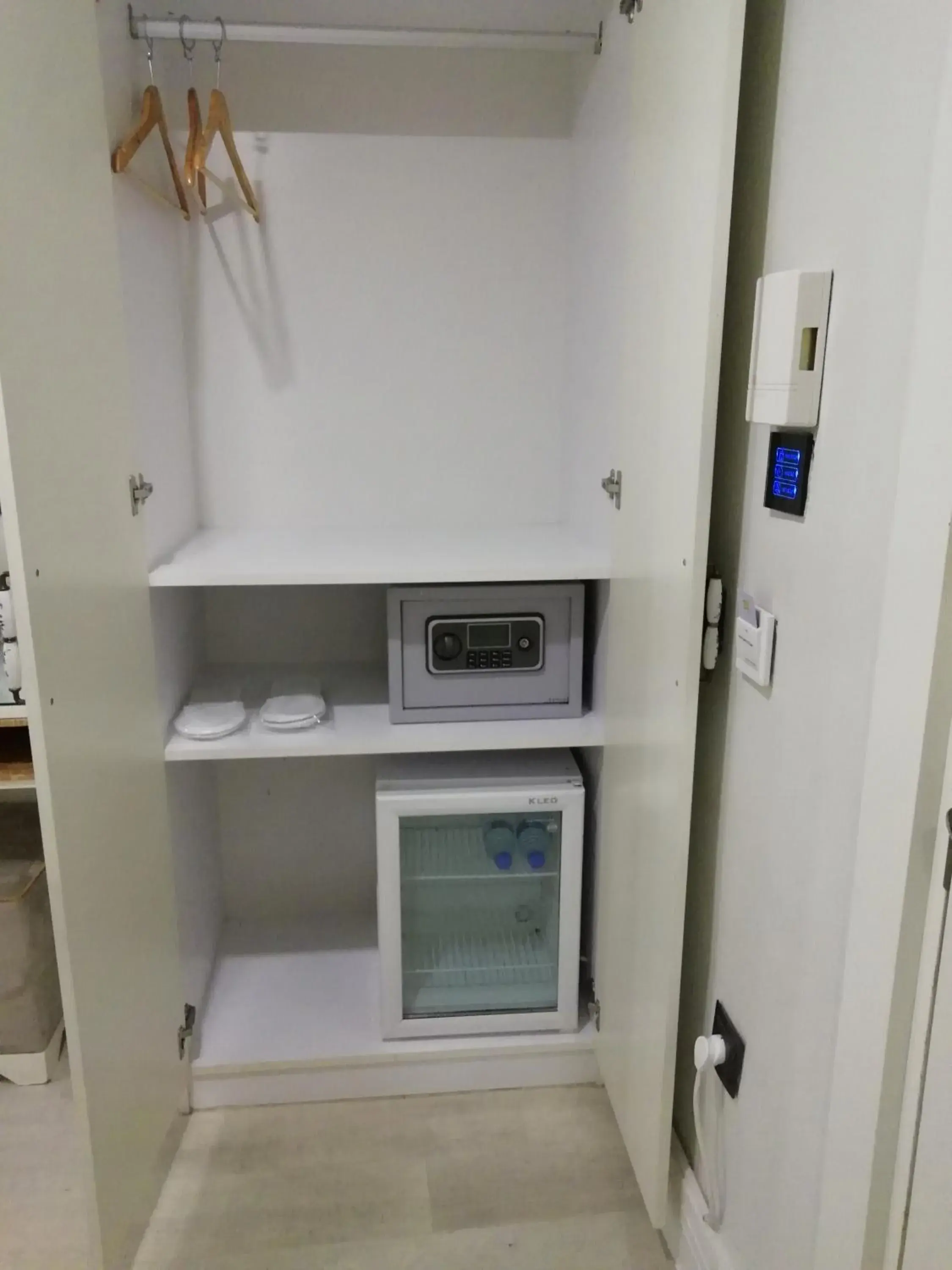 Food and drinks in Just Inn Hotel Food and drinks in Just Inn Hotel