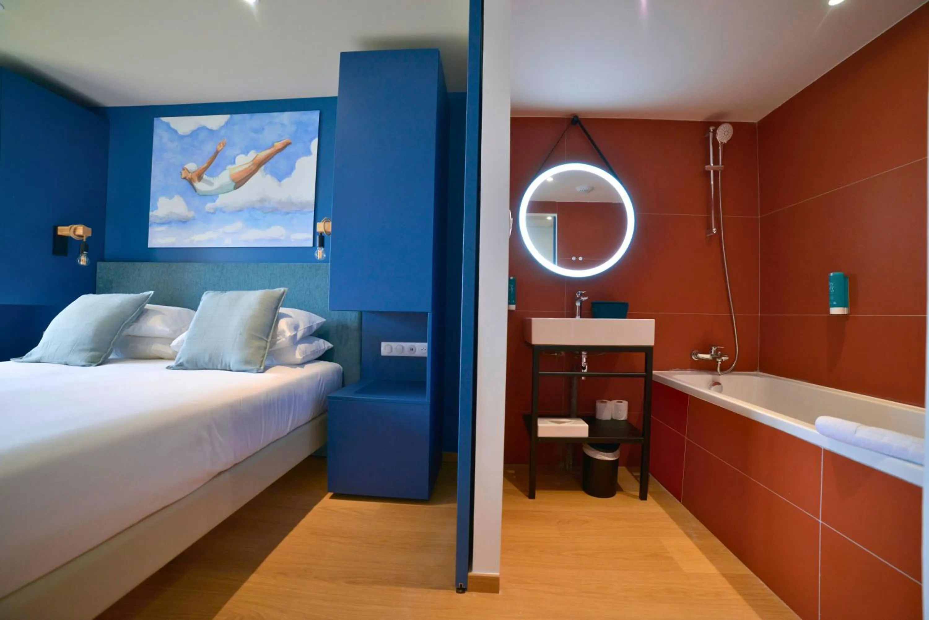 Bathroom, Bed in Résidence Kaliopé