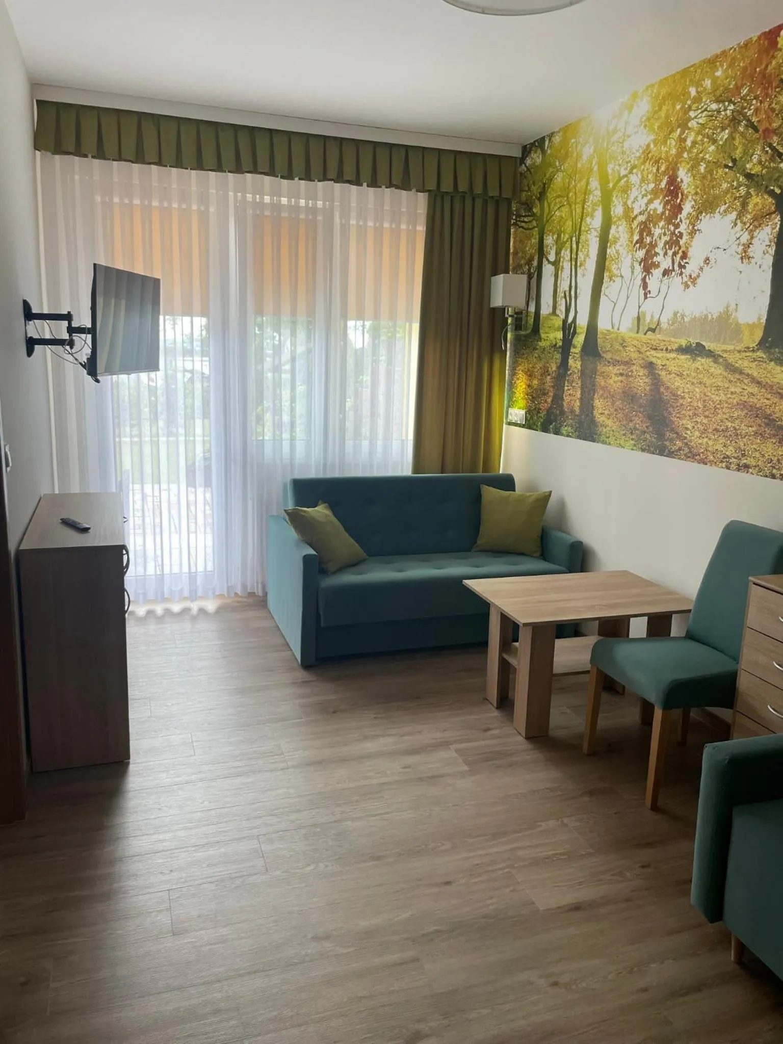 Hotel Zielony & OW Borowik & Pensjonat Manhattan - Centrum Rekreacji i Wypoczynku GASTROTUR