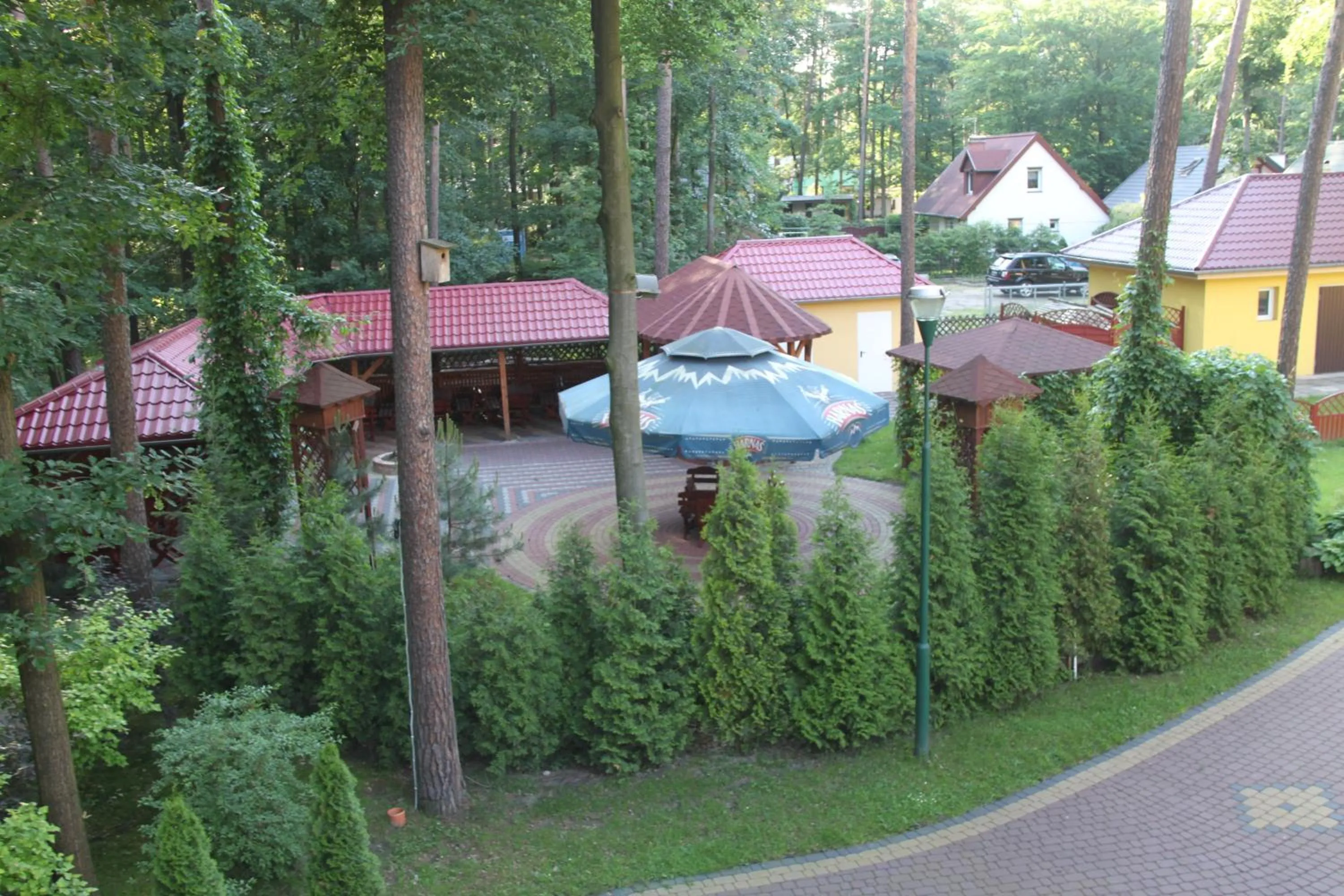 BBQ facilities in Hotel Zielony & OW Borowik & Pensjonat Manhattan - Centrum Rekreacji i Wypoczynku GASTROTUR