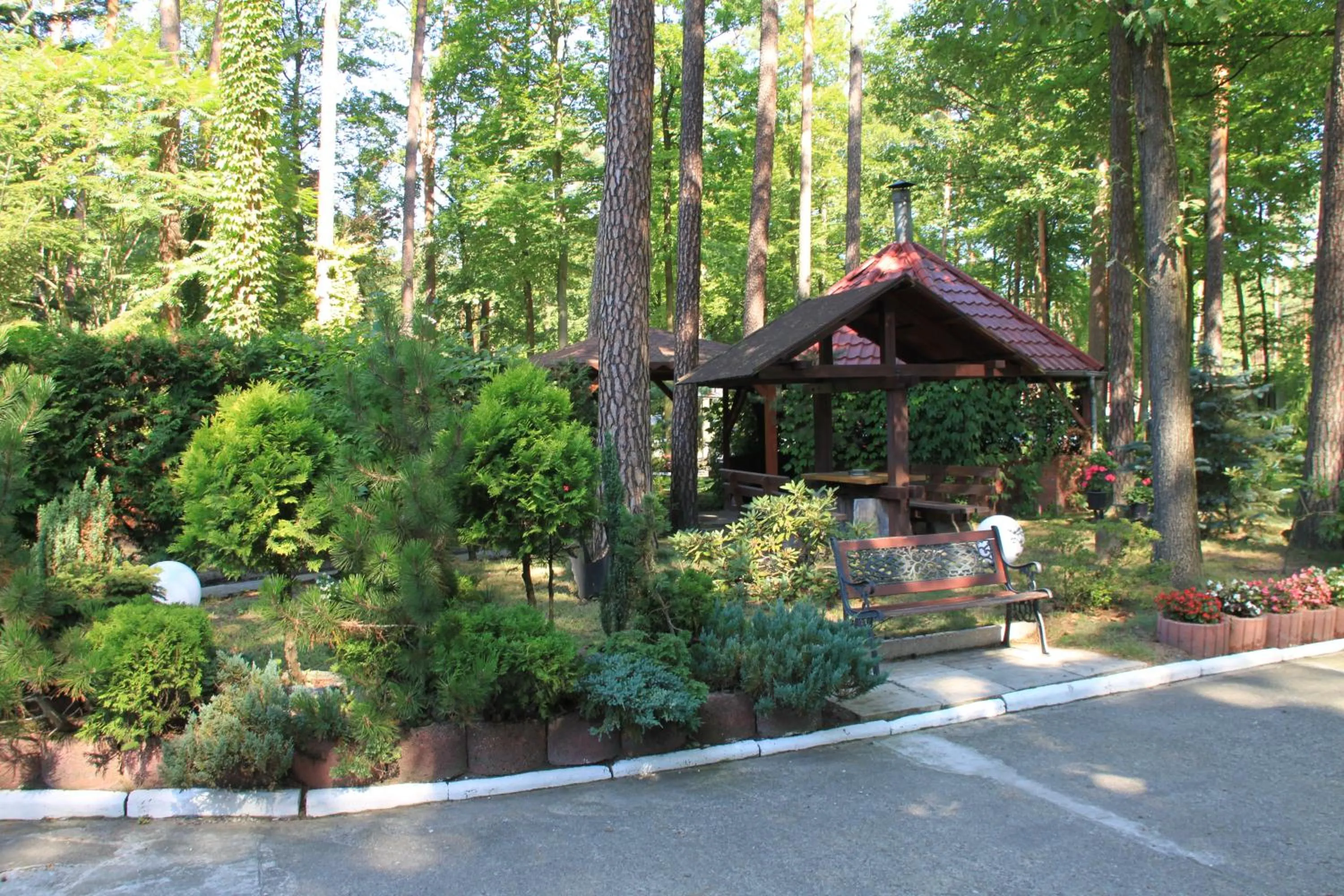 Hotel Zielony & OW Borowik & Pensjonat Manhattan - Centrum Rekreacji i Wypoczynku GASTROTUR