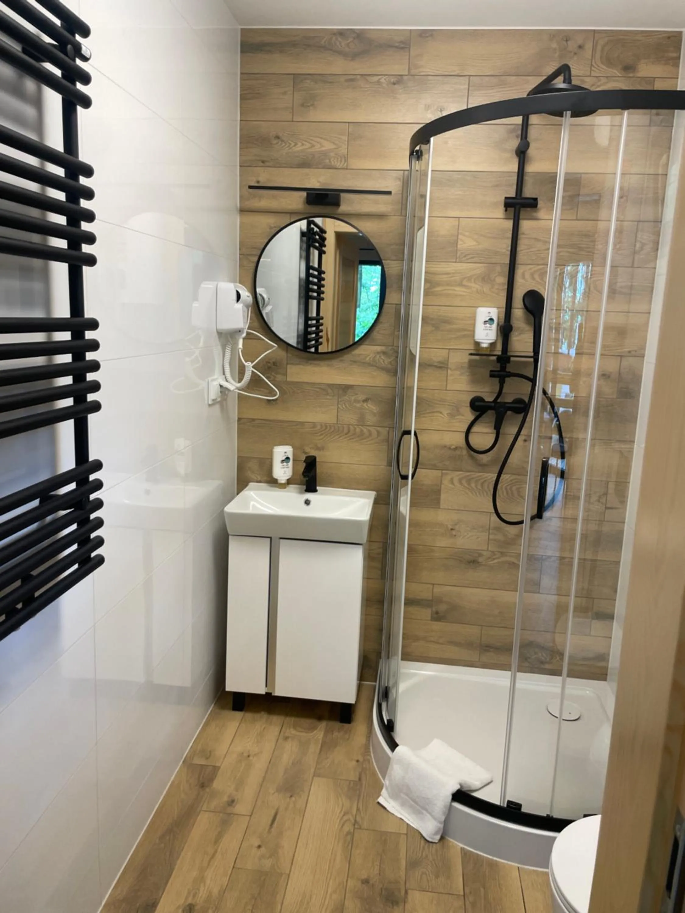 Hotel Zielony & OW Borowik & Pensjonat Manhattan - Centrum Rekreacji i Wypoczynku GASTROTUR