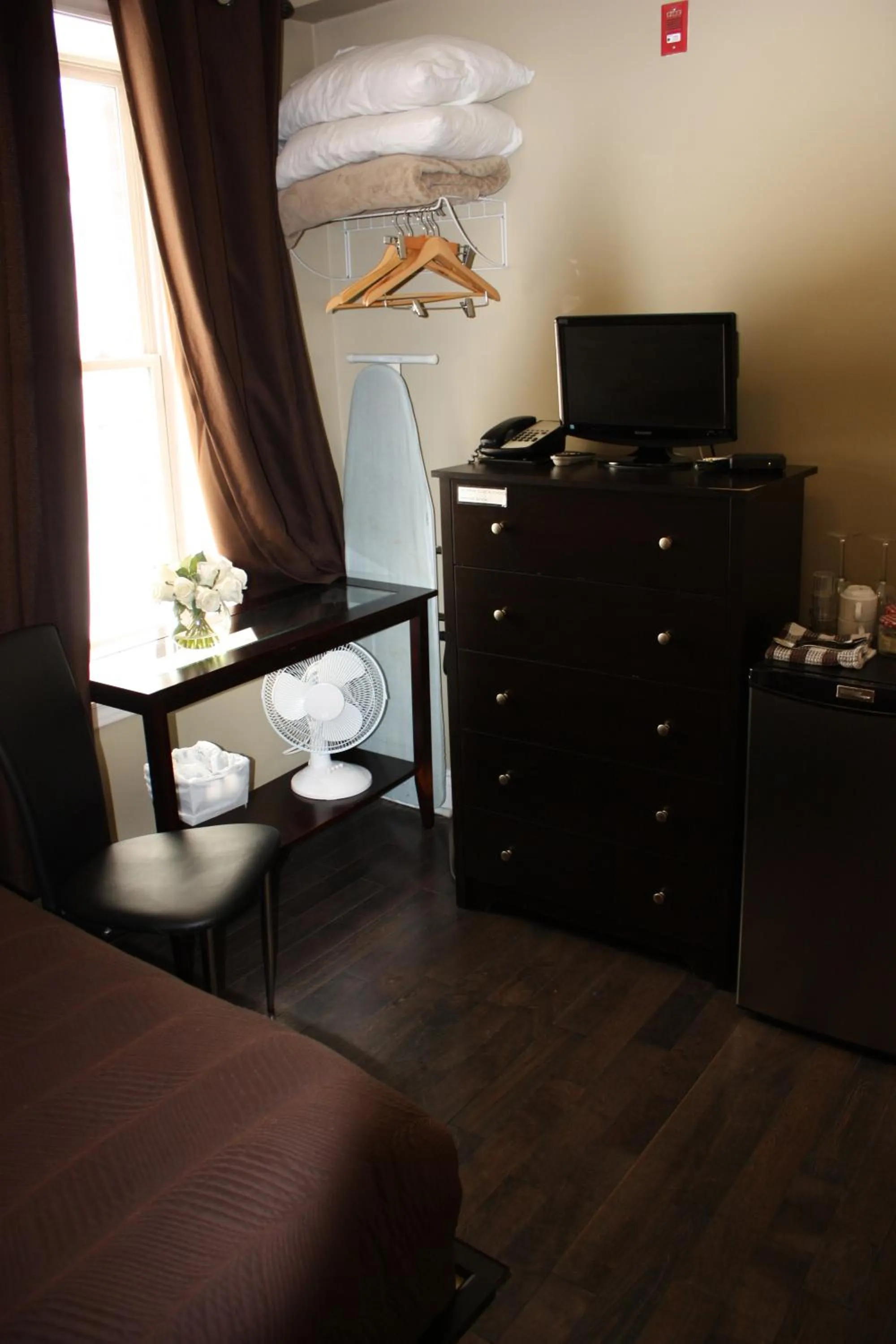 Bedroom in The Duckworth Inn