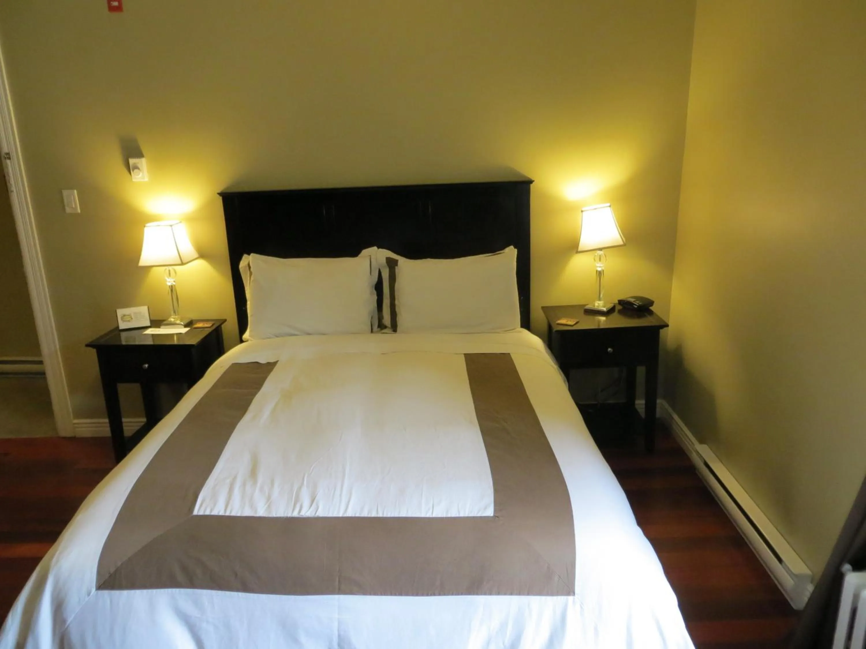 Bed in The Duckworth Inn