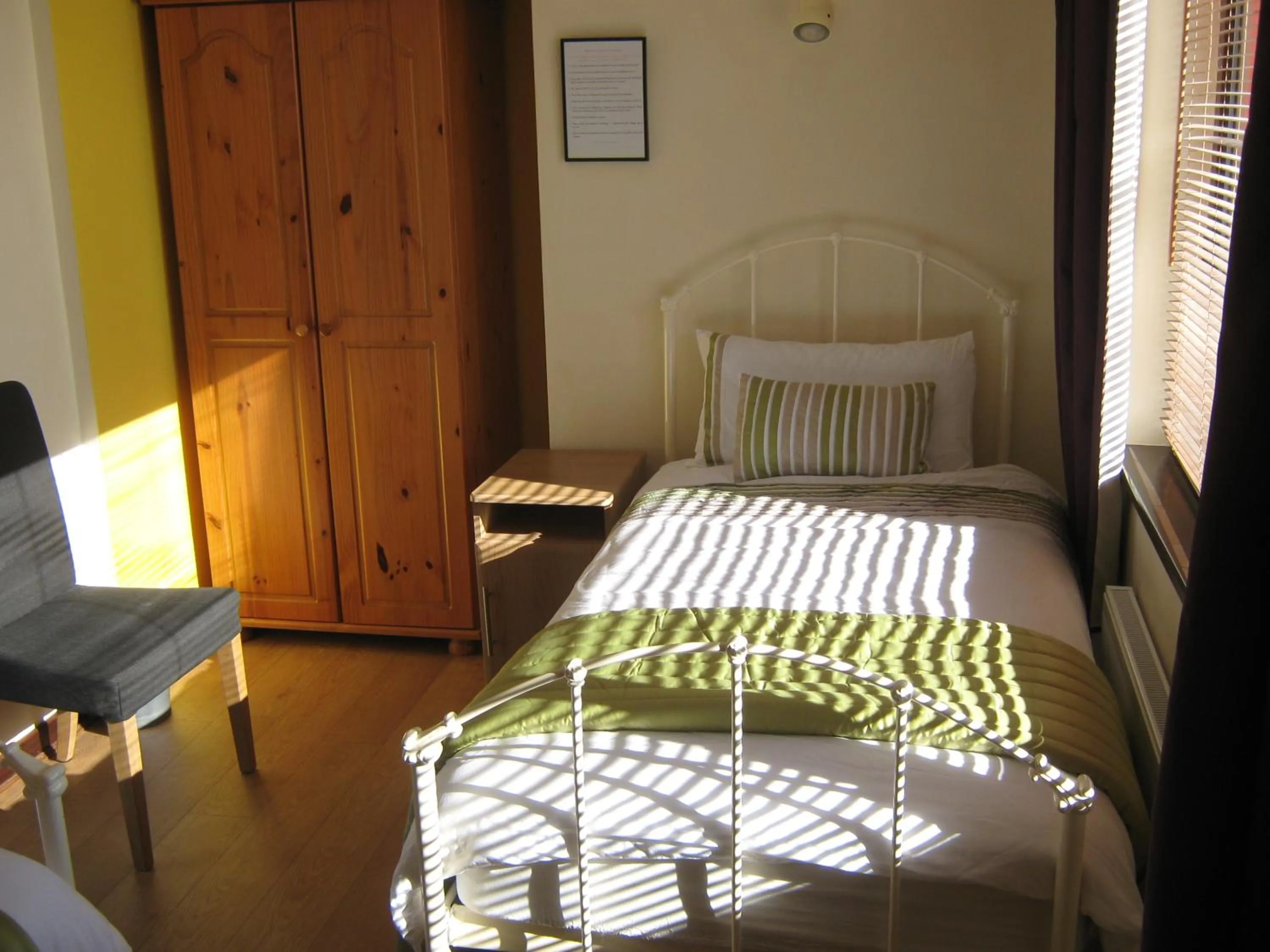 Bedroom, Bed in Slieve Elva B&B
