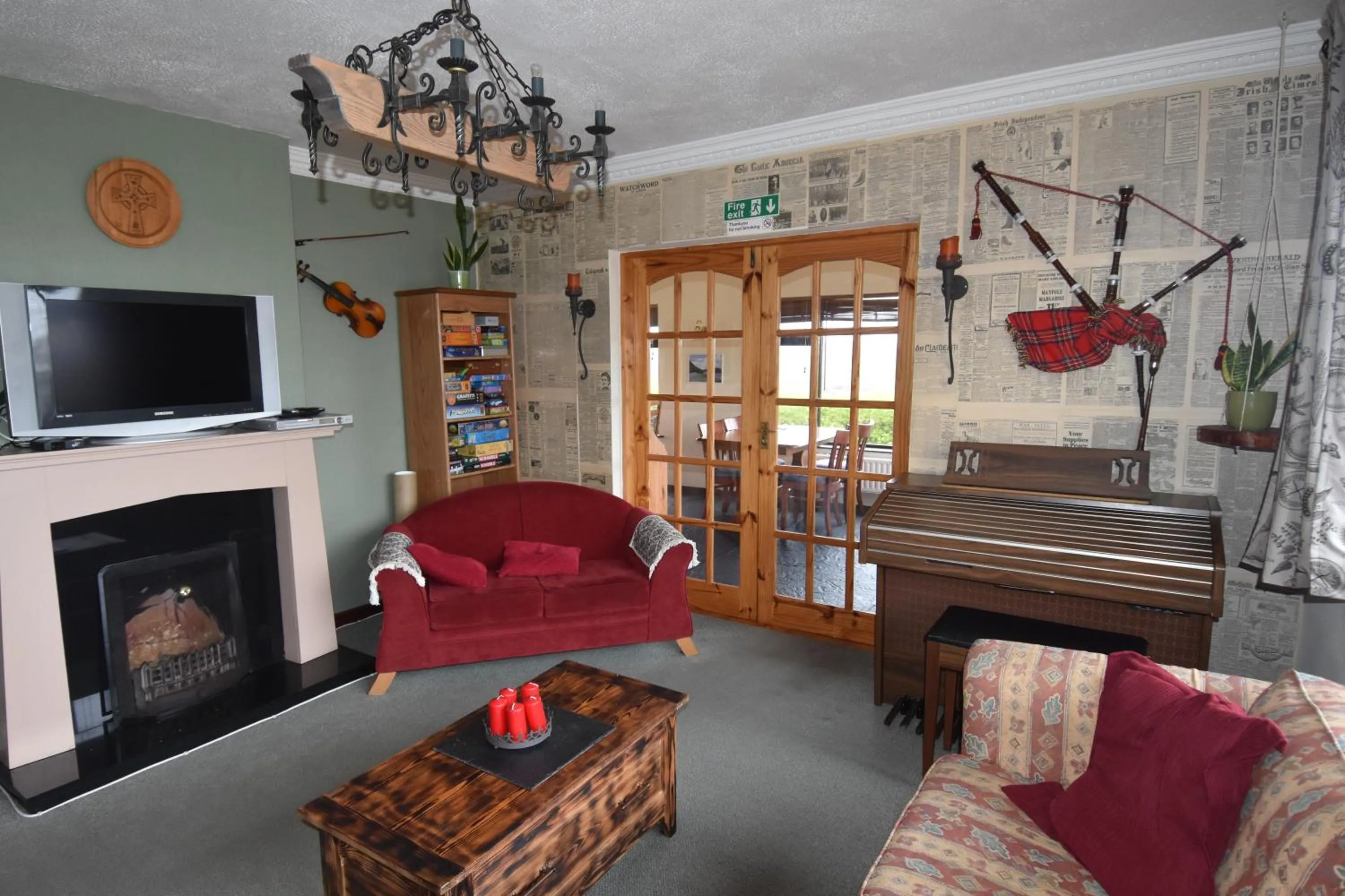 Living room in Slieve Elva B&B