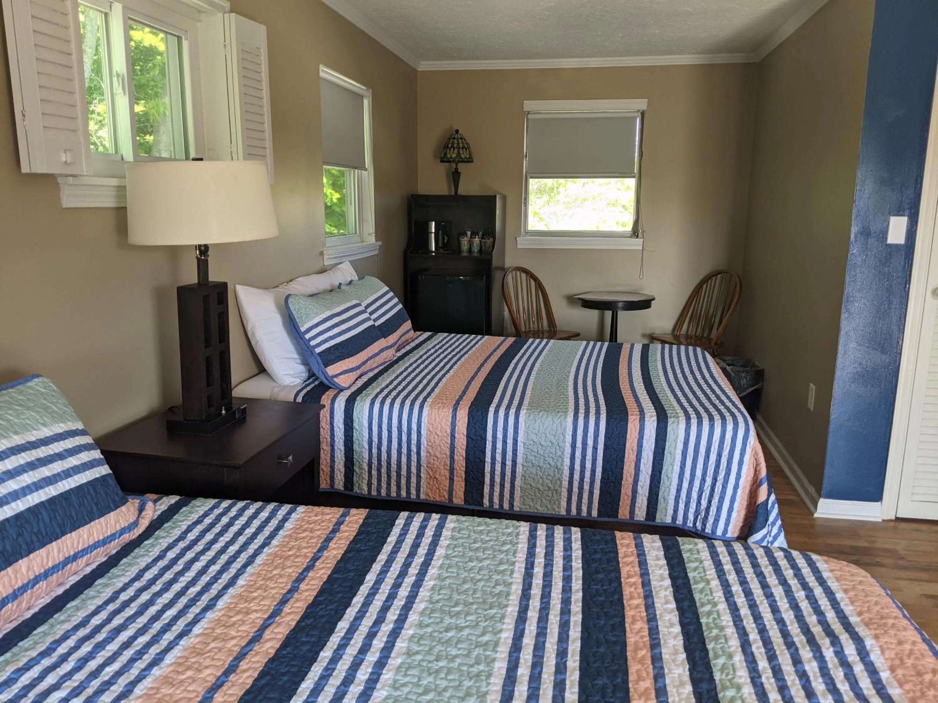 Bed in Riverboat Inn & Suites