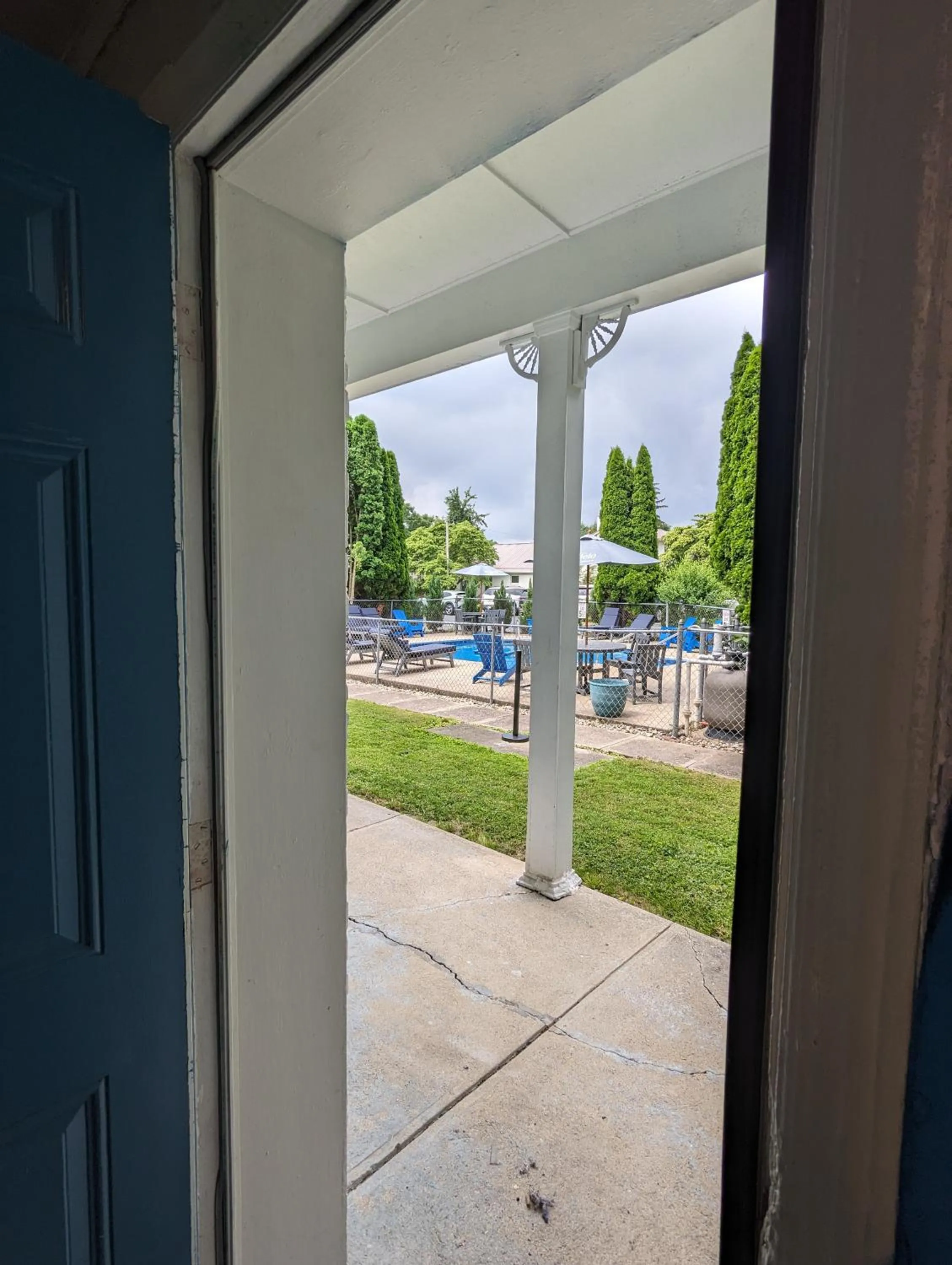 Riverboat Inn & Suites