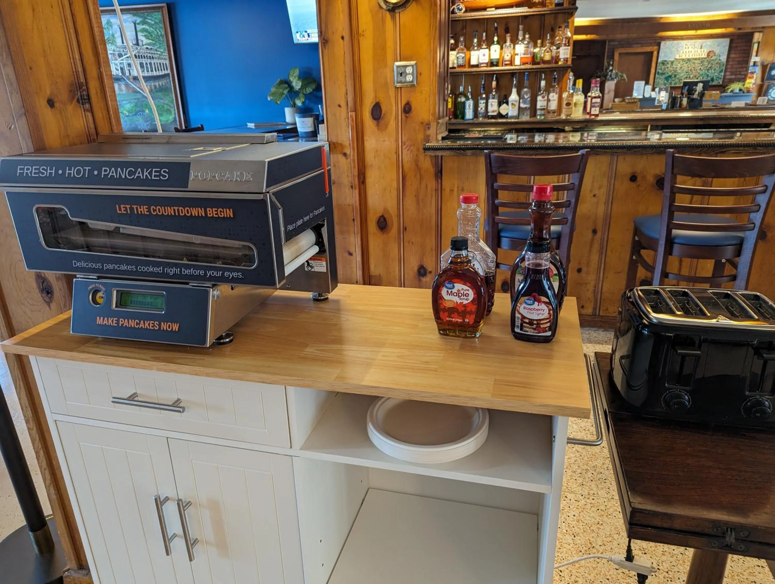 Breakfast in Riverboat Inn & Suites