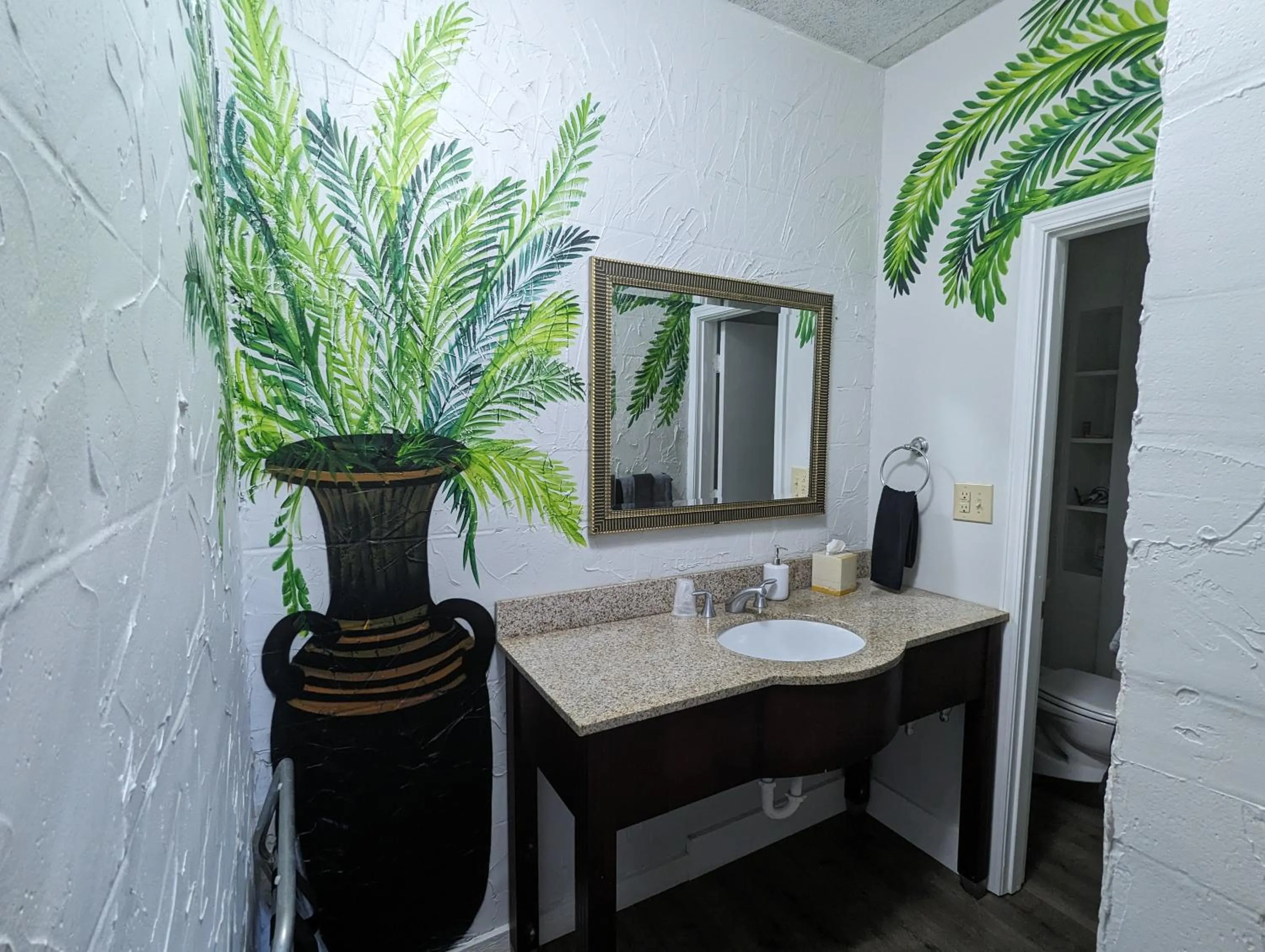 Riverboat Inn & Suites