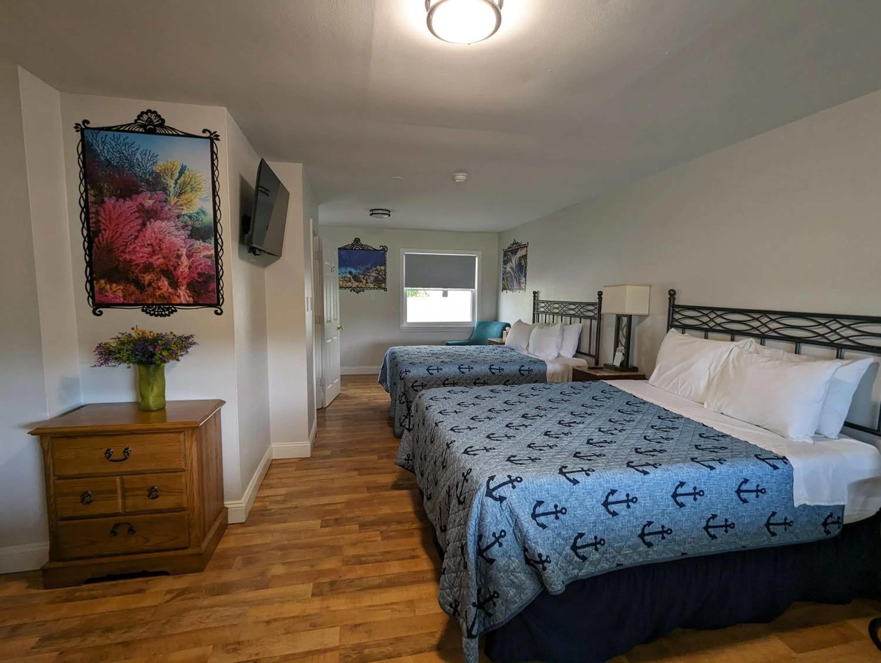 Bed in Riverboat Inn & Suites