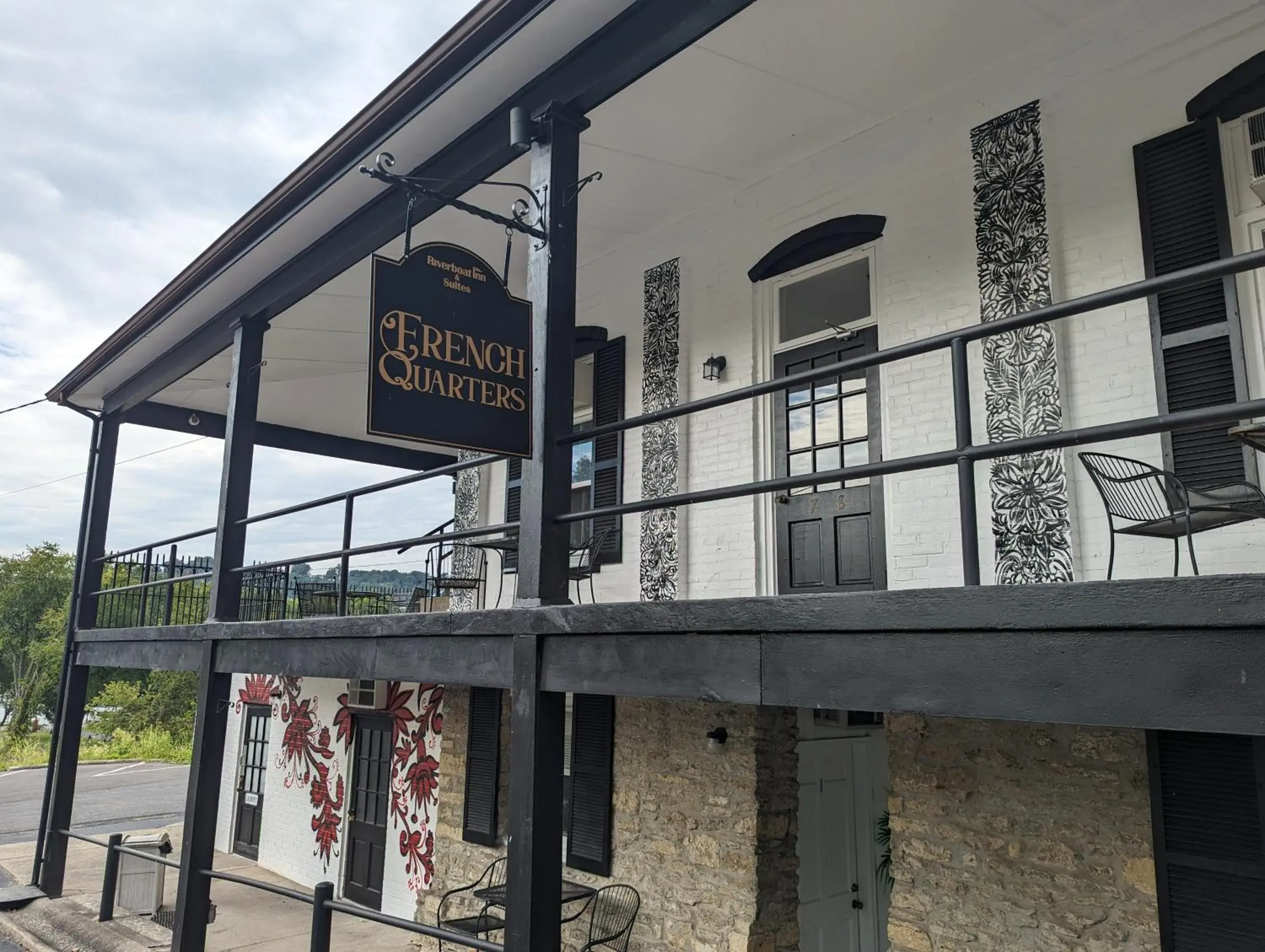 Queen Room with Garden View in Riverboat Inn & Suites Queen Room with Garden View in Riverboat Inn & Suites