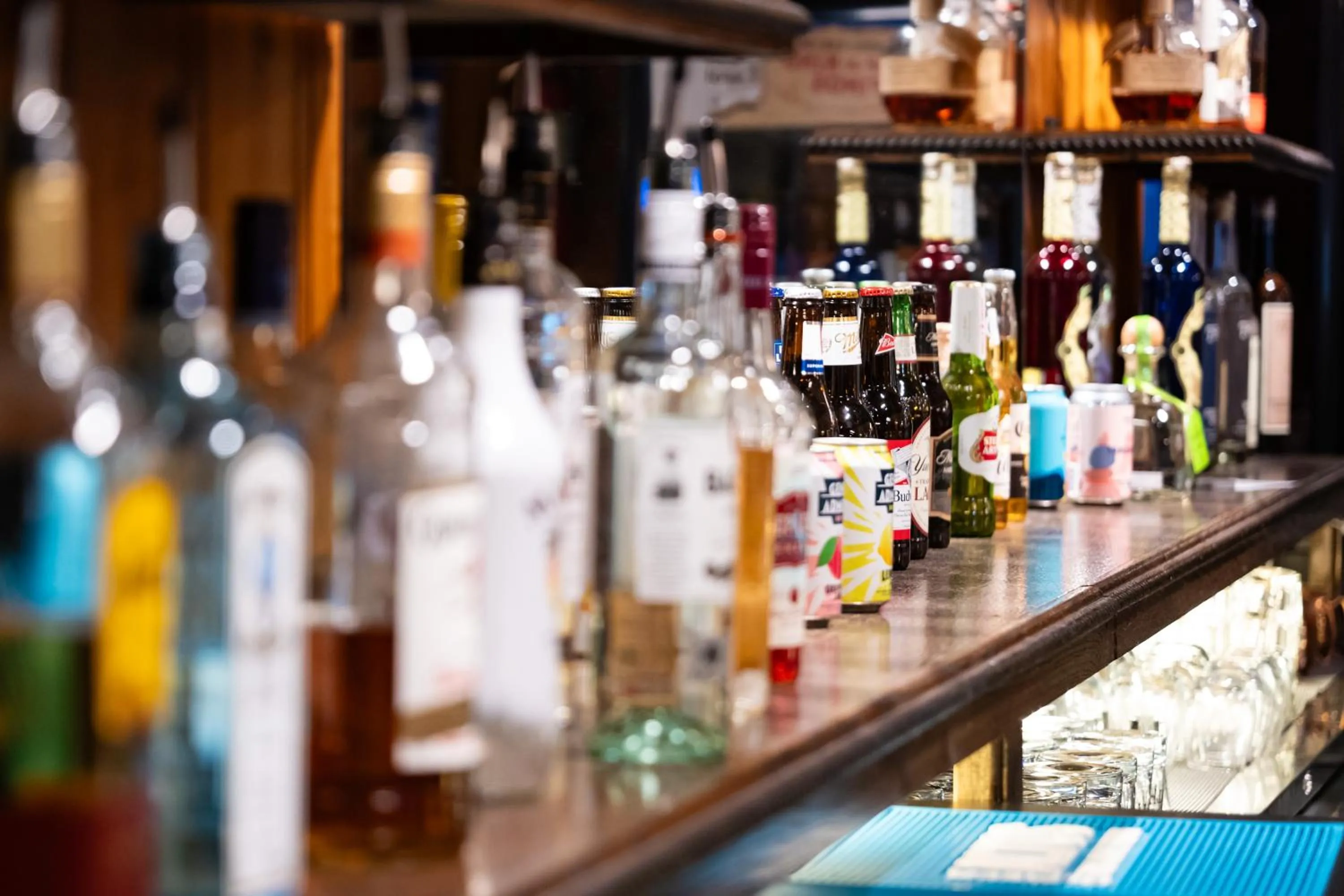 Lounge or bar in Riverboat Inn & Suites