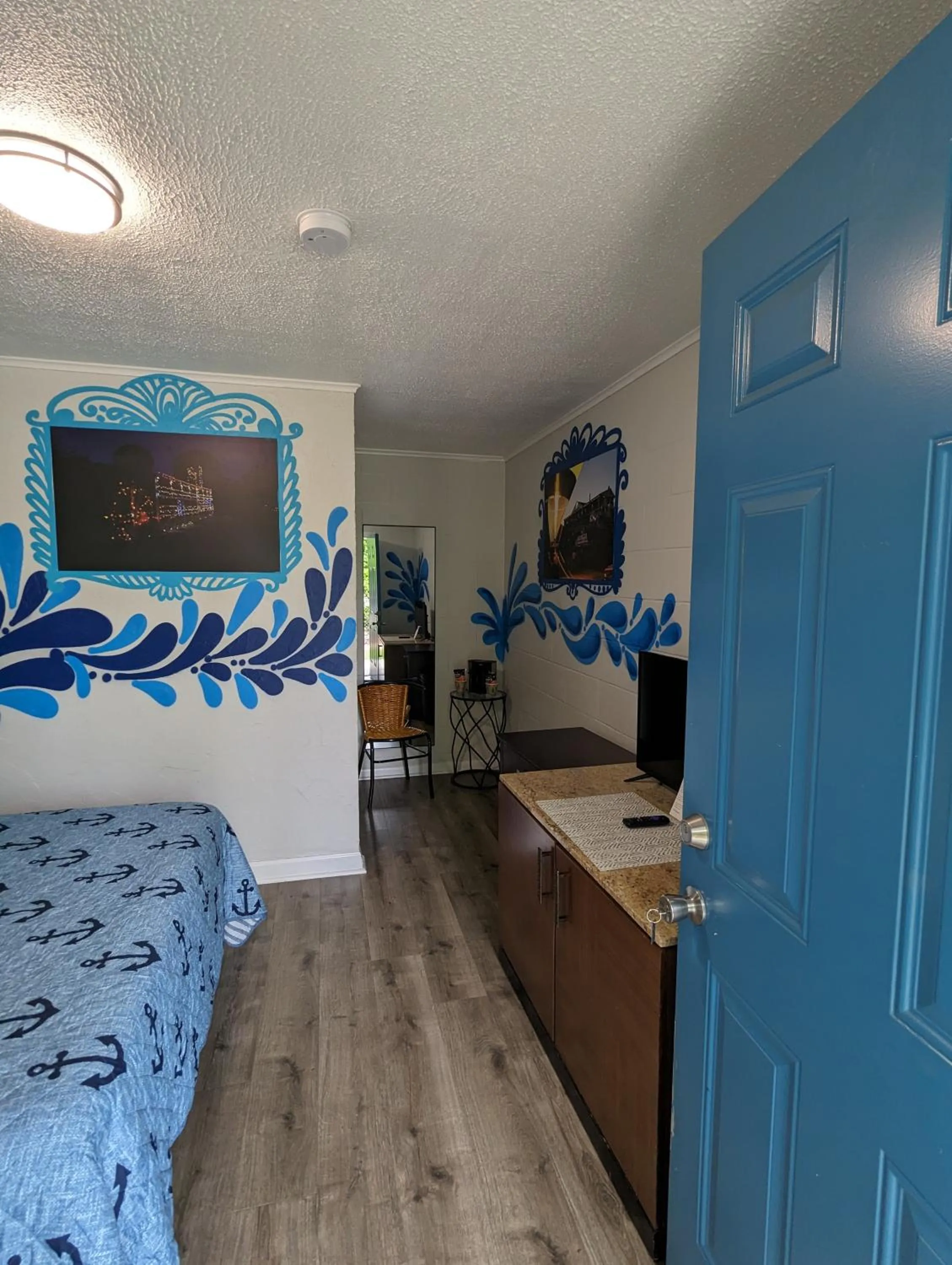 Bed in Riverboat Inn & Suites