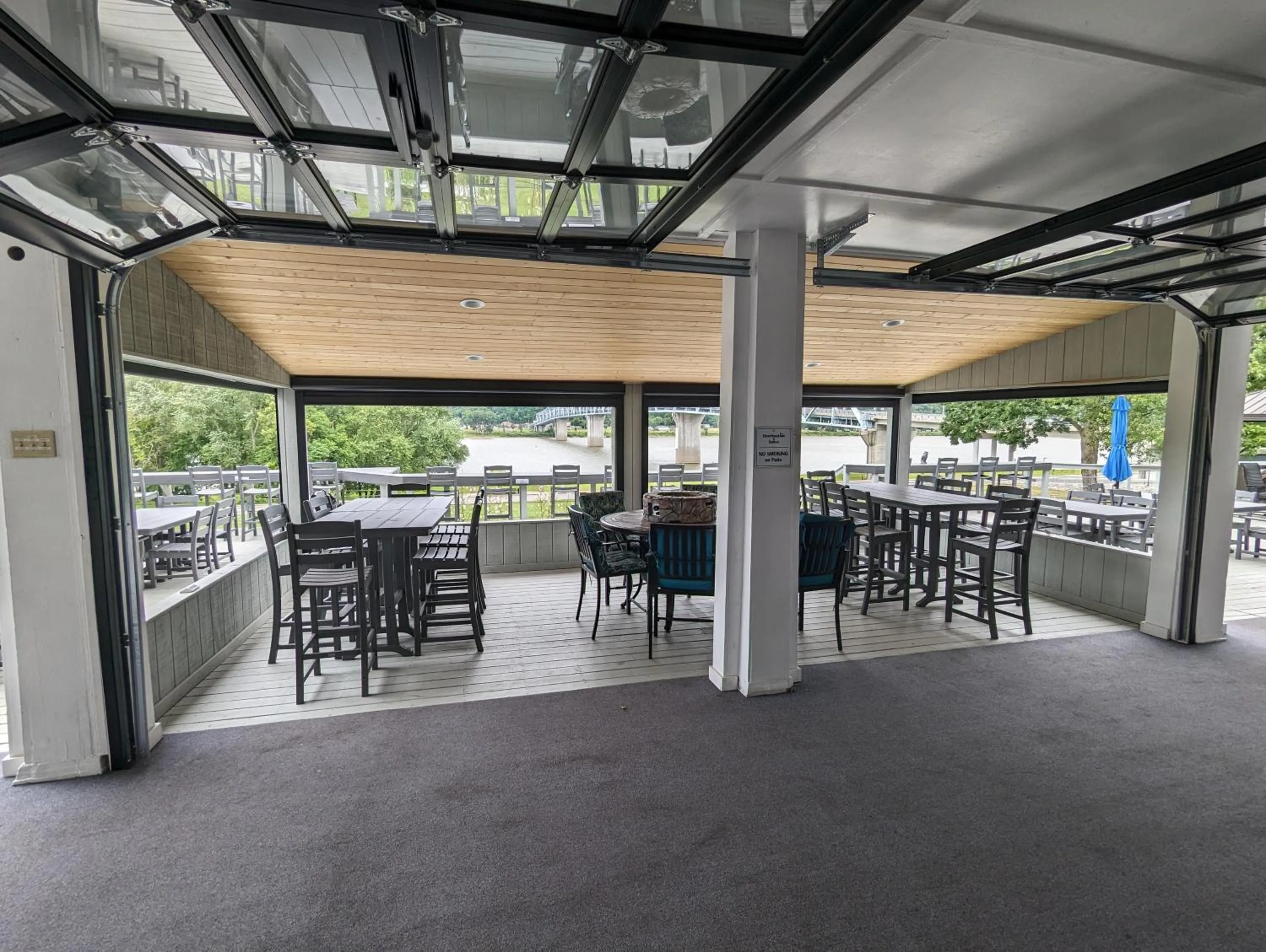 Patio in Riverboat Inn & Suites