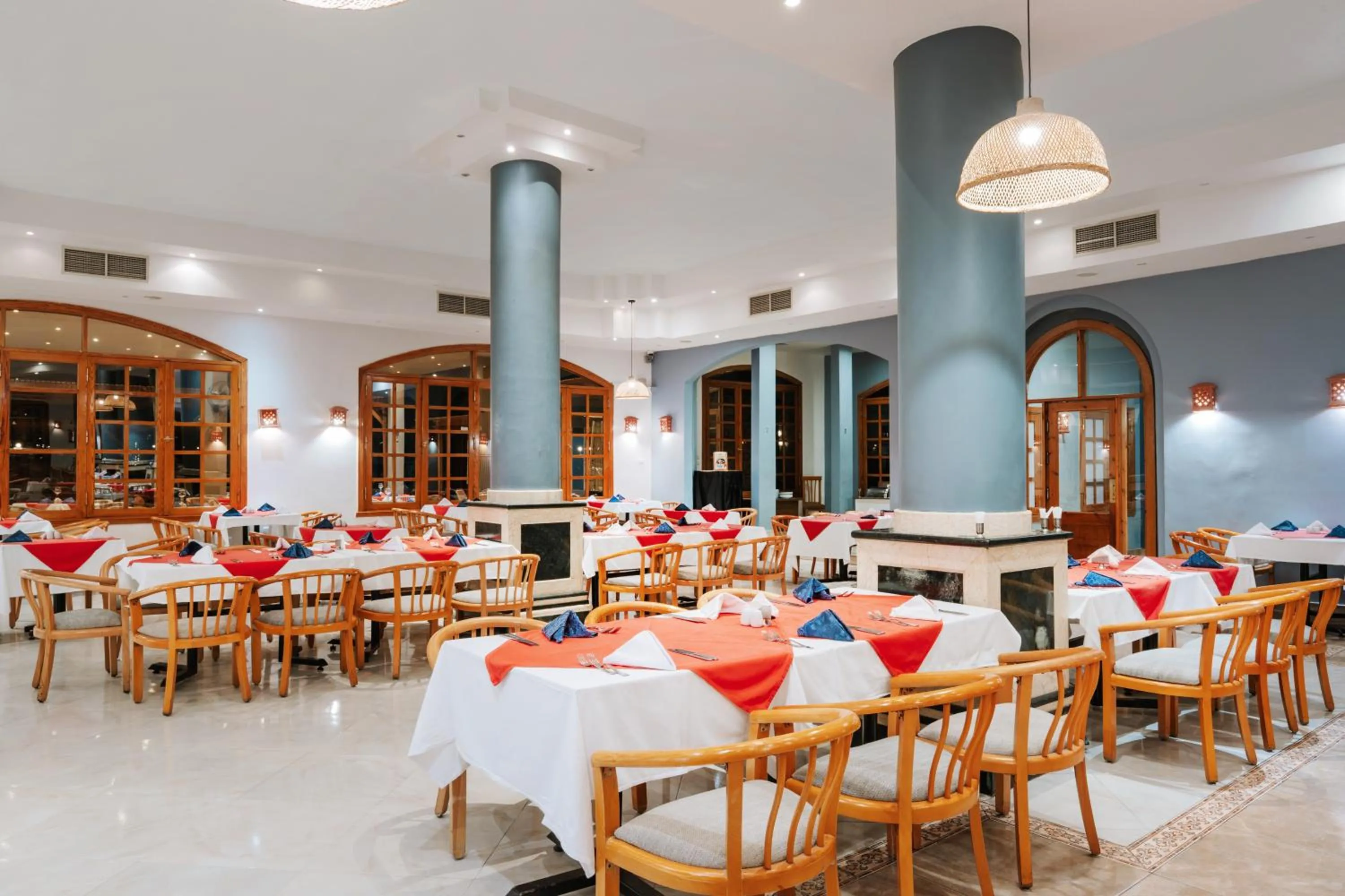 Restaurant/places to eat in Sentido Akassia Beach